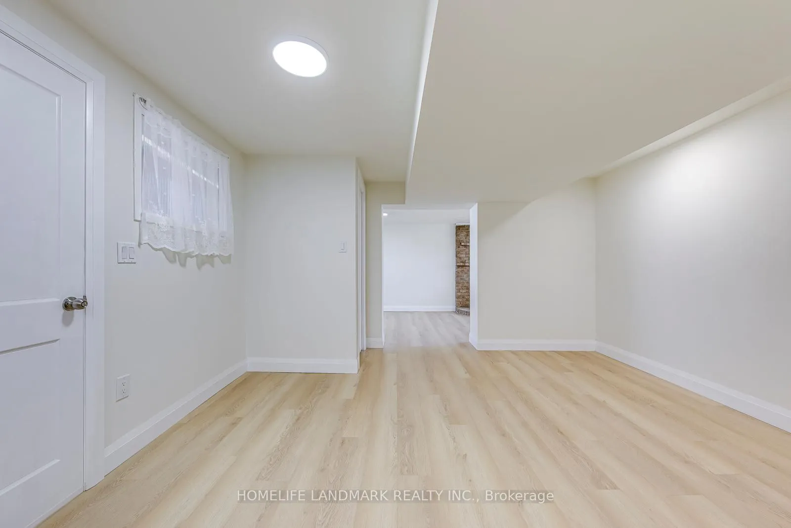 Photo 32 of 451 Sandmere Place, Oakville, West — HOMEH