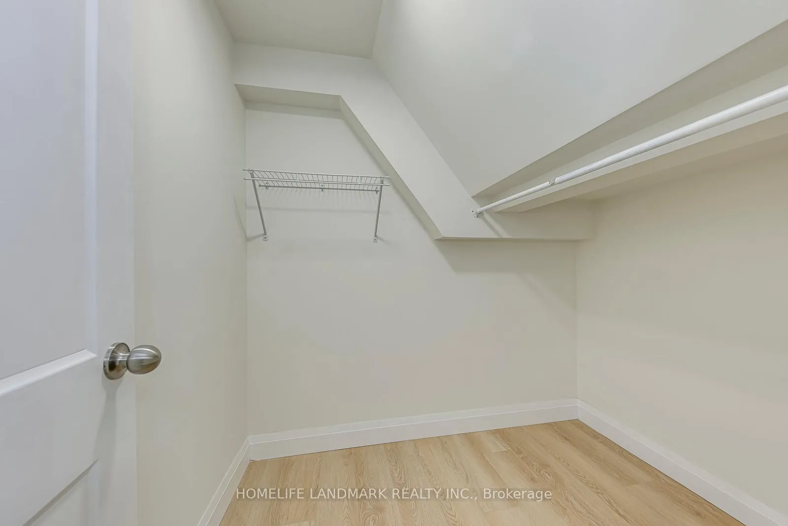 Photo 40 of 451 Sandmere Place, Oakville, West — HOMEH