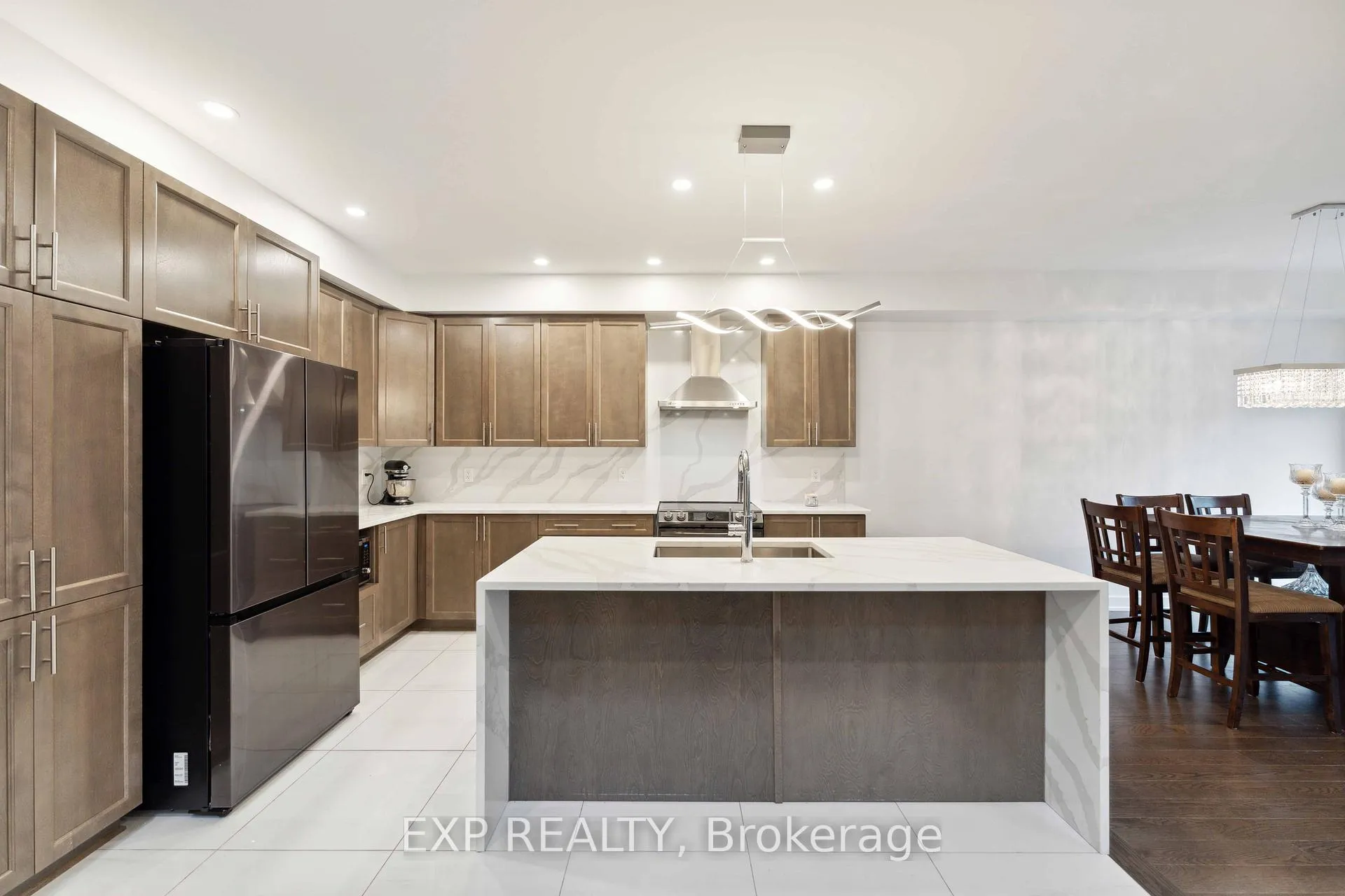 Photo 5 of 748 Ovation Grove, Ottawa, Leitrim — HOMEH