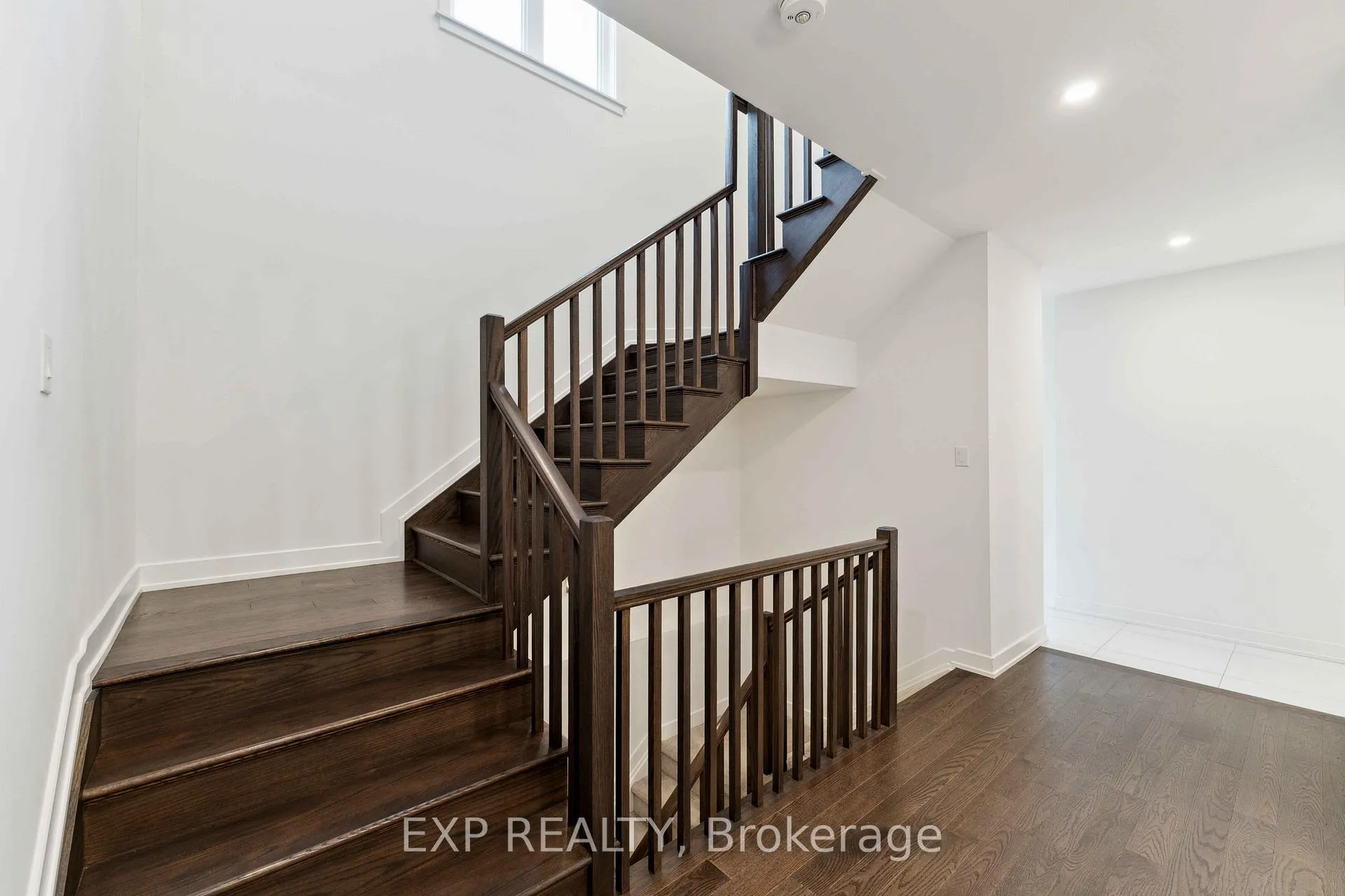 Photo 6 of 748 Ovation Grove, Ottawa, Leitrim — HOMEH