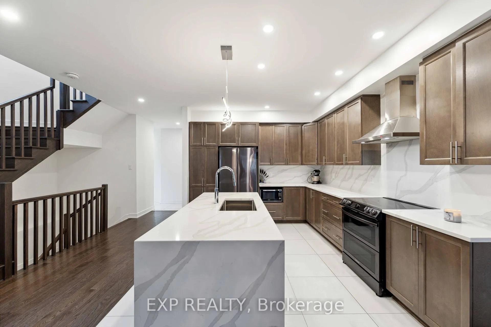 Photo 15 of 748 Ovation Grove, Ottawa, Leitrim — HOMEH