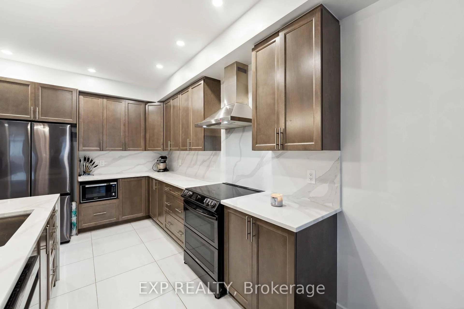 Photo 16 of 748 Ovation Grove, Ottawa, Leitrim — HOMEH