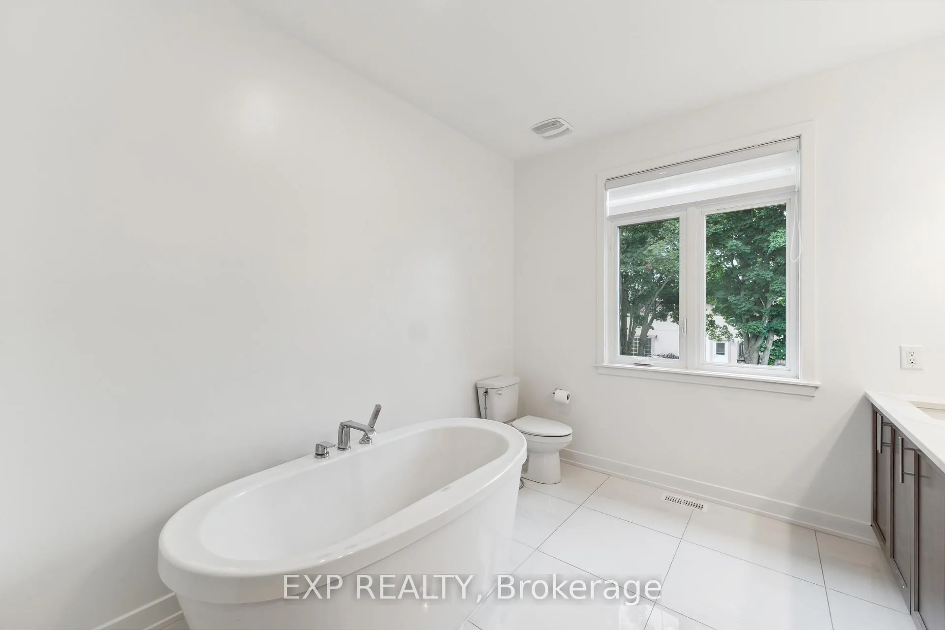 Photo 26 of 748 Ovation Grove, Ottawa, Leitrim — HOMEH