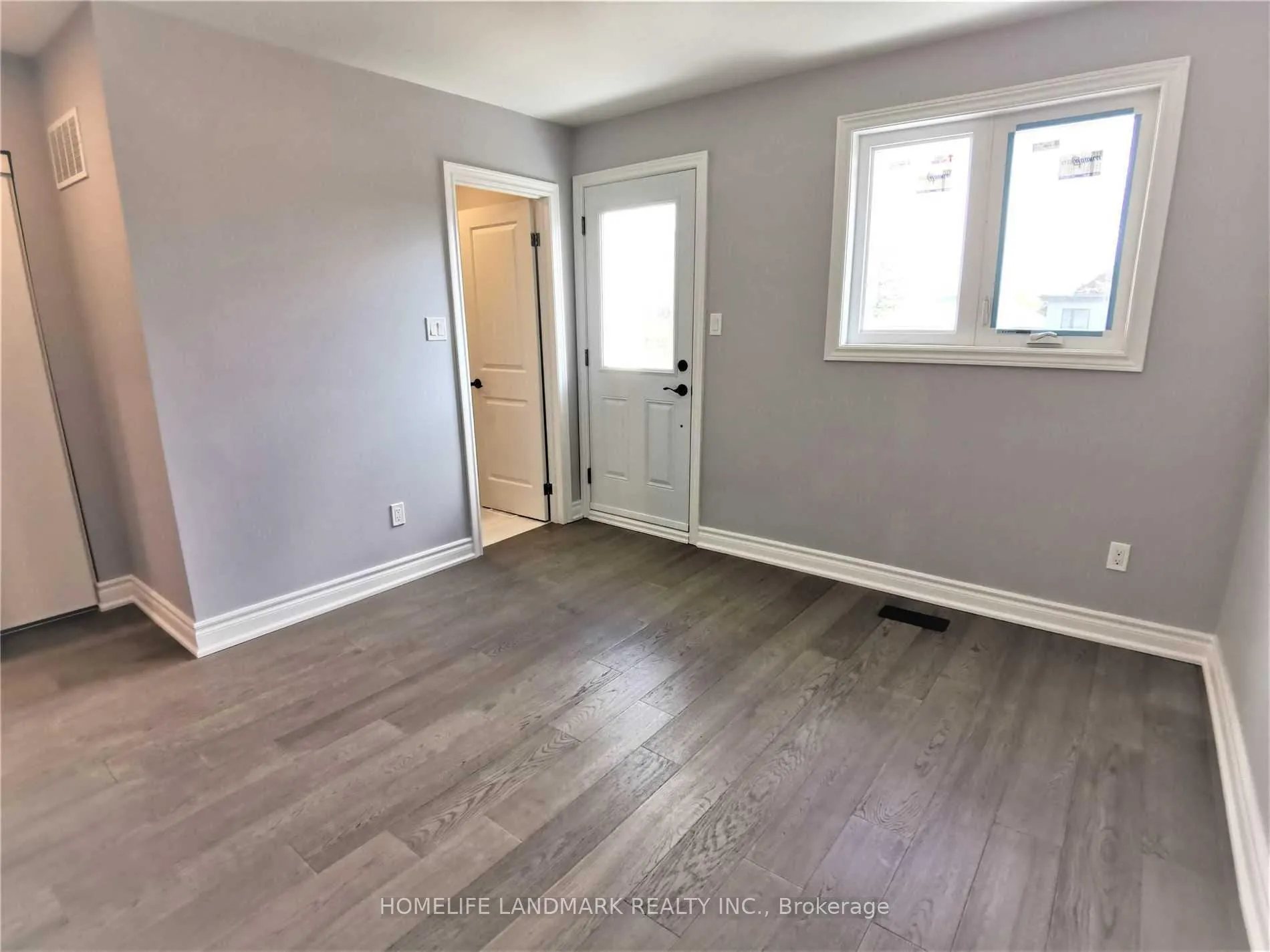 Photo 16 of 119 Gloucester Grove, Toronto, Oakwood Village — HOMEH