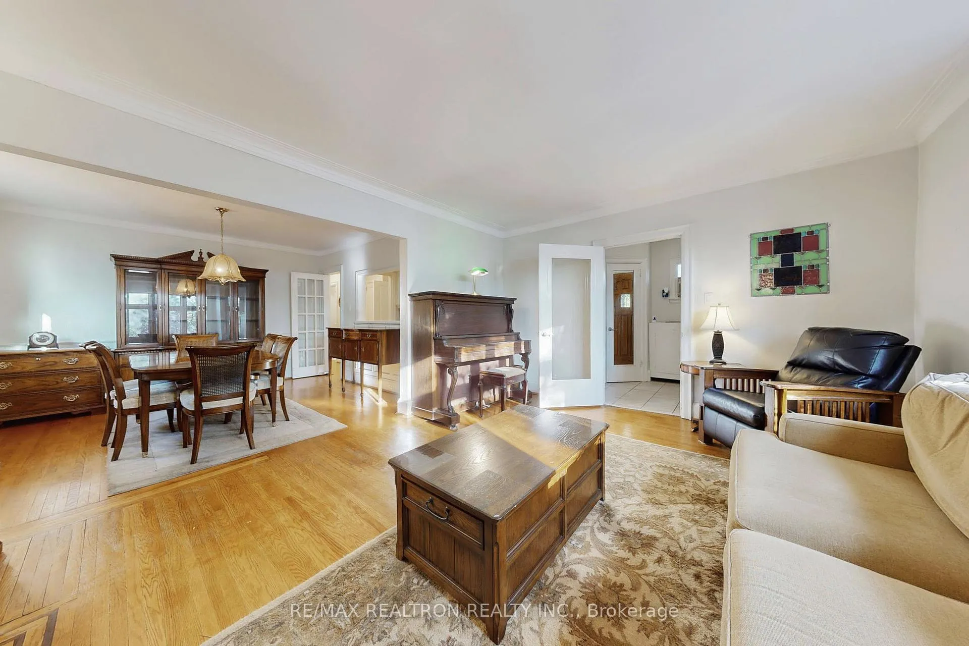 Photo 7 of 36 Claxton Boulevard W, Toronto, Humewood-Cedarvale — HOMEH