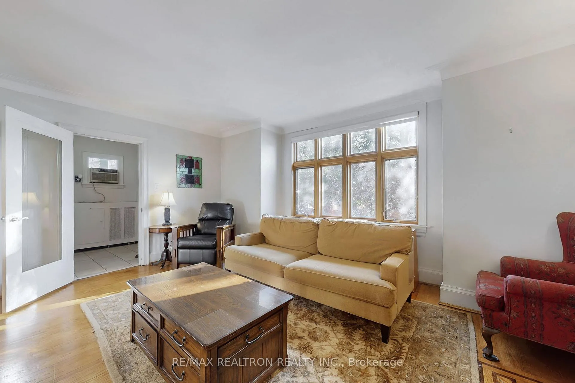 Photo 8 of 36 Claxton Boulevard W, Toronto, Humewood-Cedarvale — HOMEH