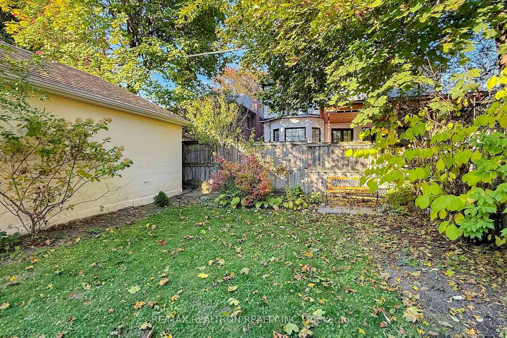 Photo 12 of 36 Claxton Boulevard W, Toronto, Humewood-Cedarvale — HOMEH
