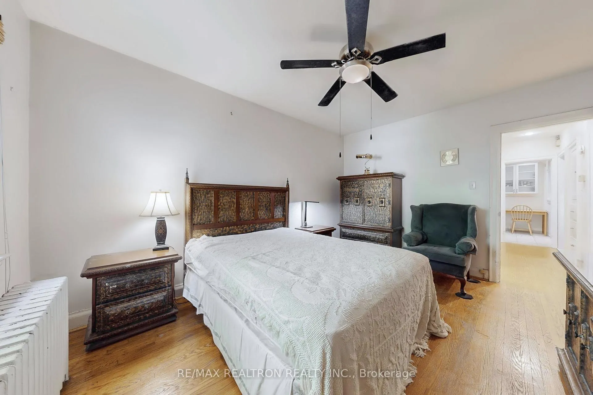 Photo 17 of 36 Claxton Boulevard W, Toronto, Humewood-Cedarvale — HOMEH