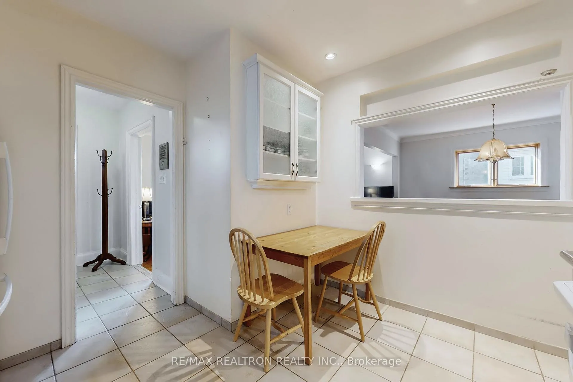 Photo 22 of 36 Claxton Boulevard W, Toronto, Humewood-Cedarvale — HOMEH
