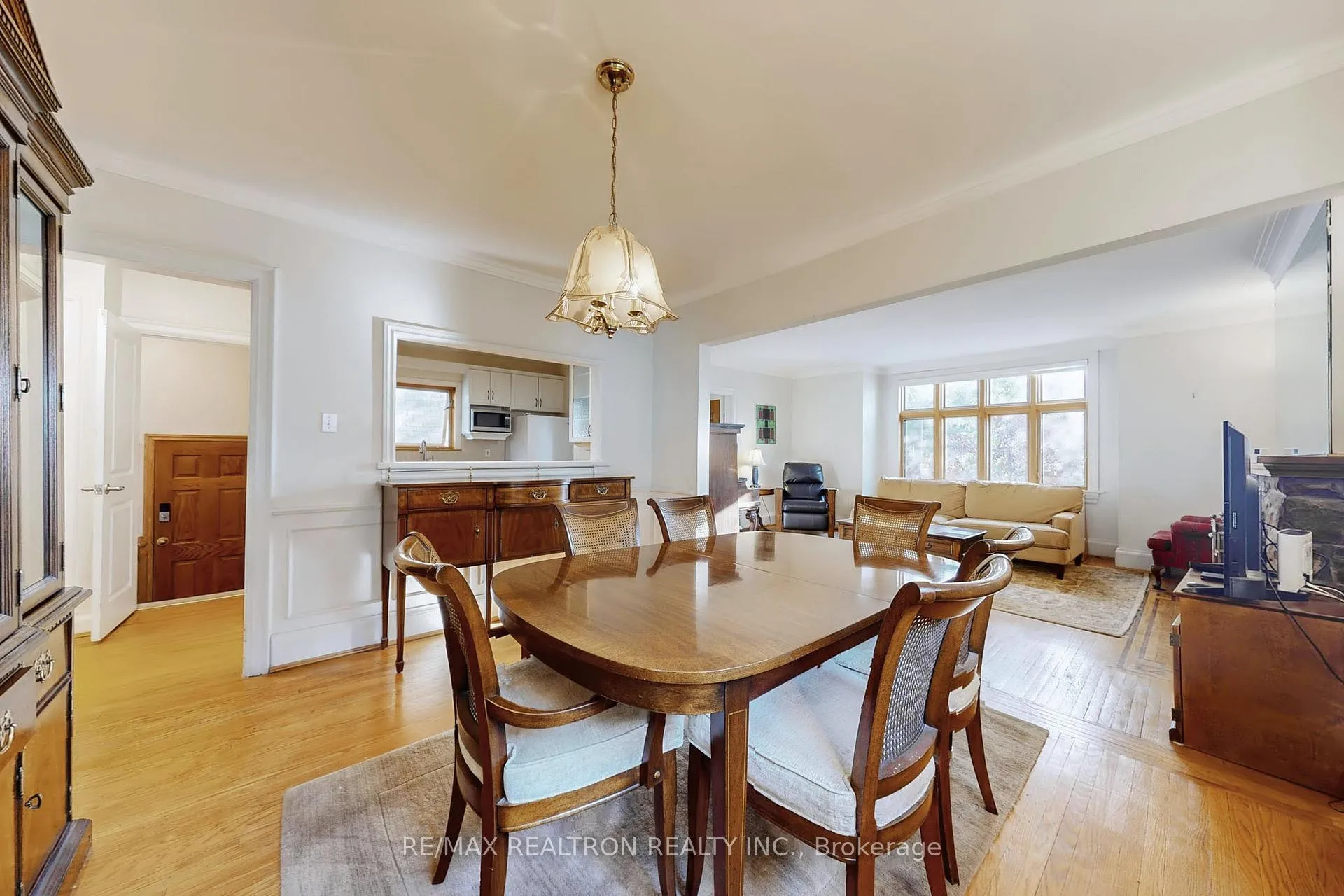 Photo 24 of 36 Claxton Boulevard W, Toronto, Humewood-Cedarvale — HOMEH