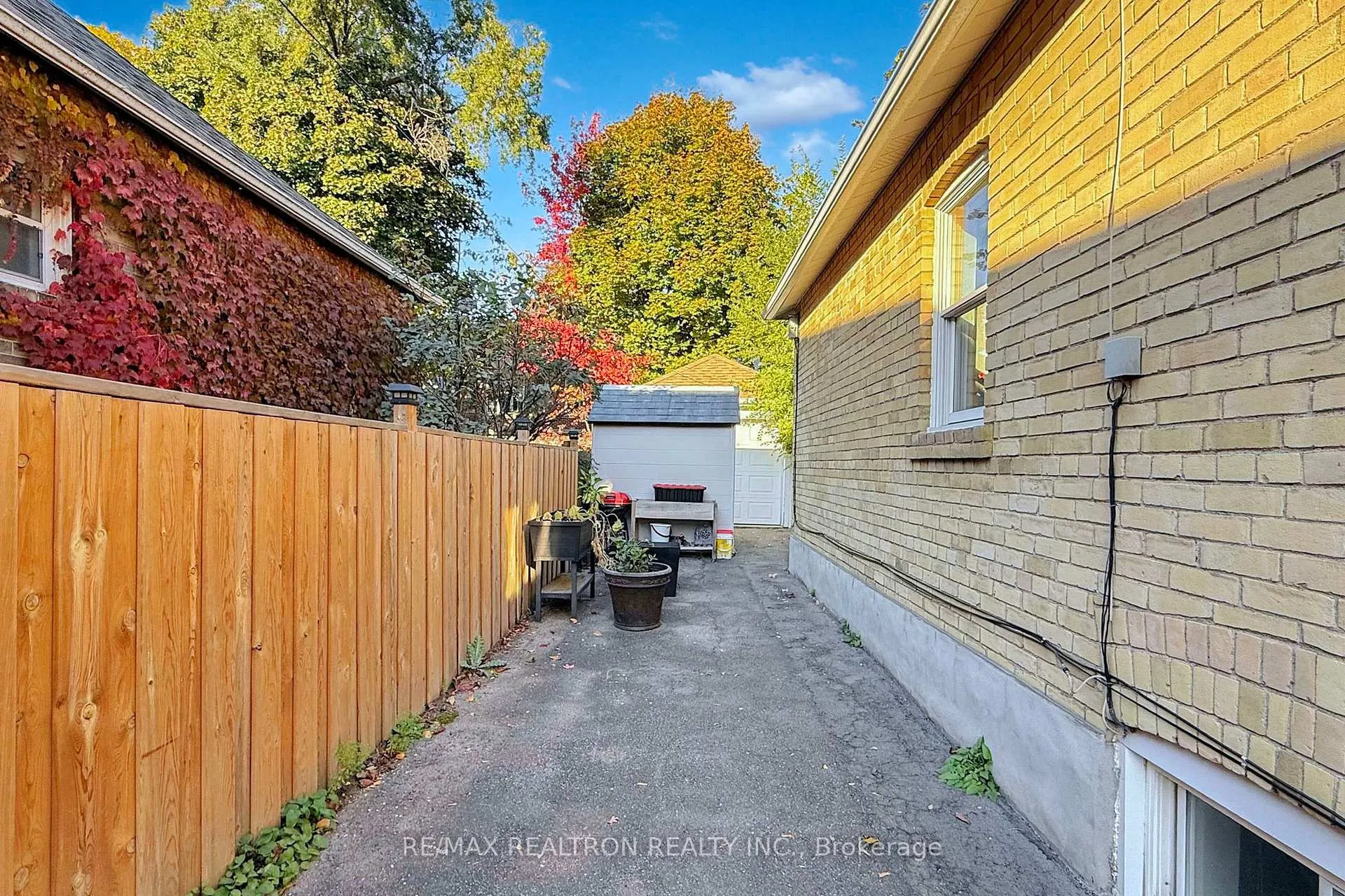 Photo 27 of 36 Claxton Boulevard W, Toronto, Humewood-Cedarvale — HOMEH