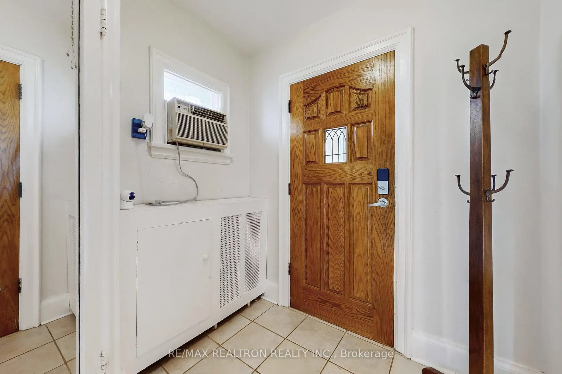 Photo 28 of 36 Claxton Boulevard W, Toronto, Humewood-Cedarvale — HOMEH