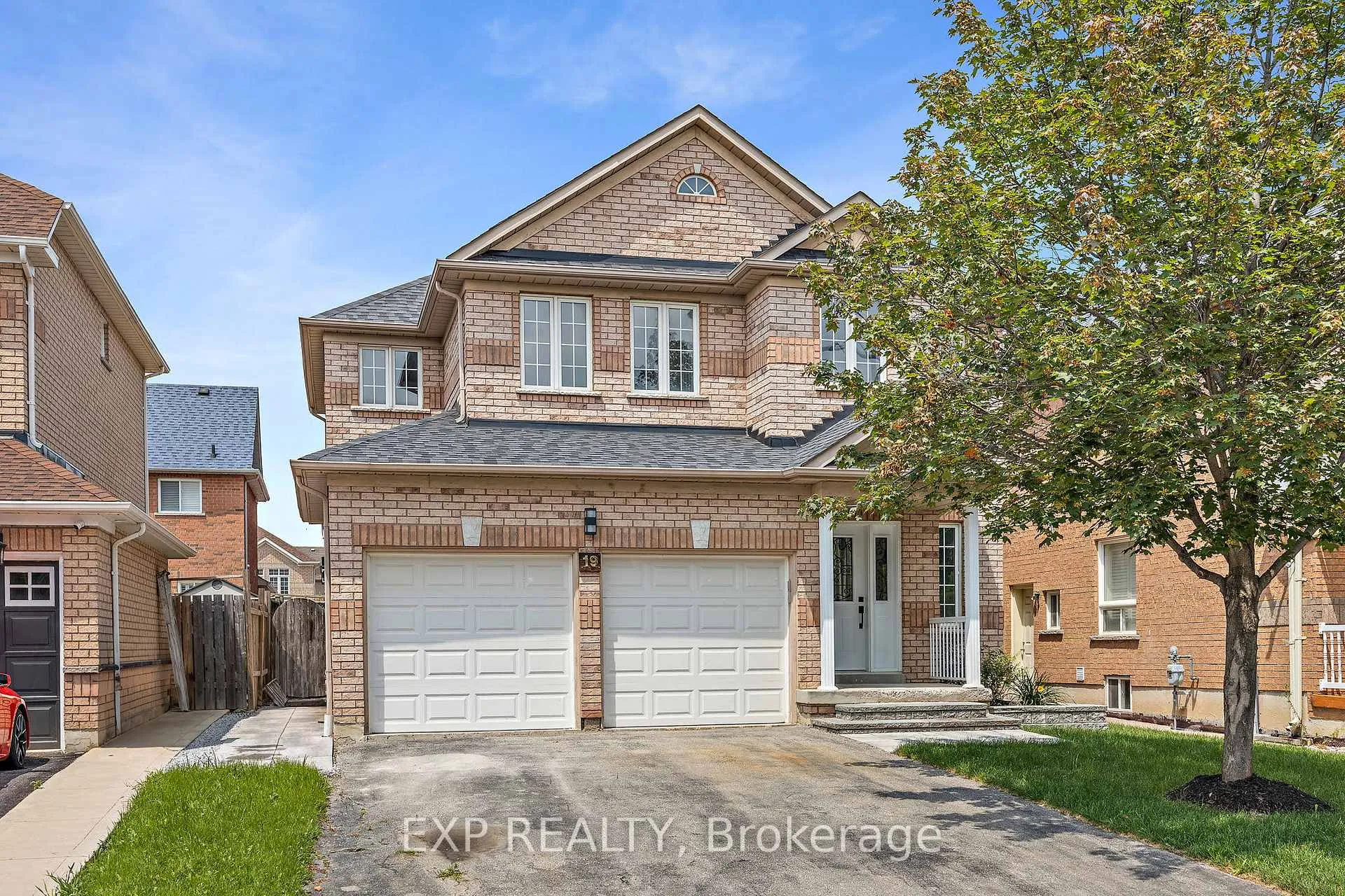 Photo 1 of 19 Master Green Crescent, Brampton, Snelgrove — HOMEH