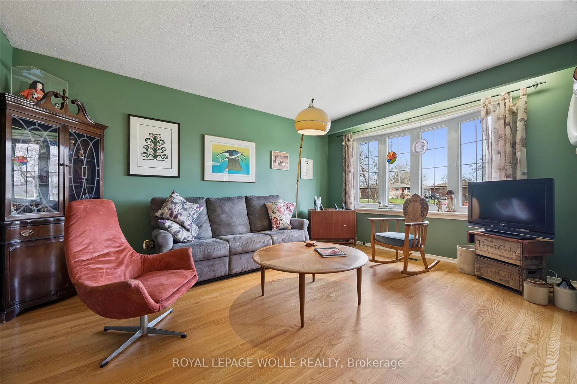 Photo 4 of 26 Parkhill Court, Kitchener — HOMEH