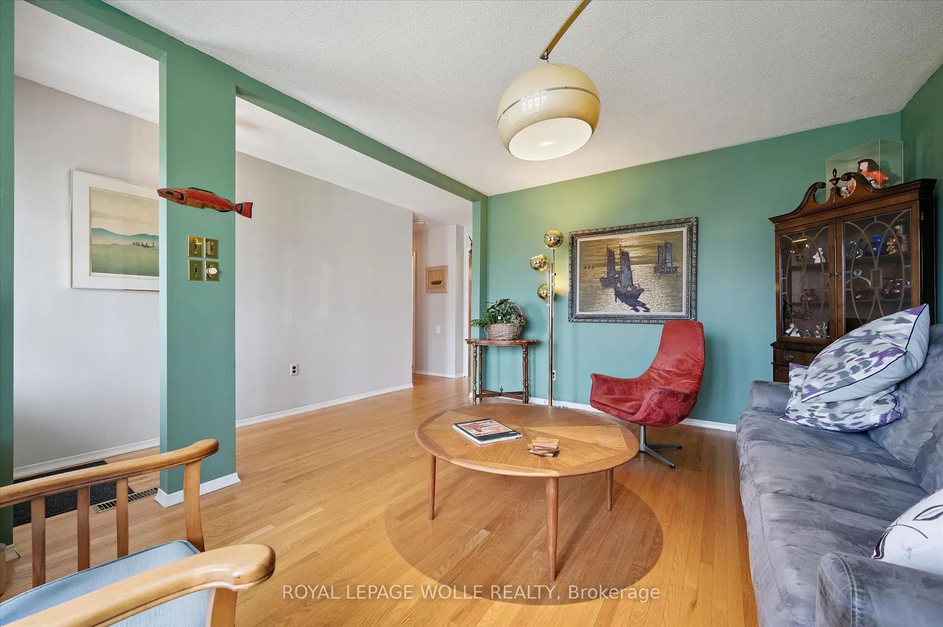 Photo 5 of 26 Parkhill Court, Kitchener — HOMEH
