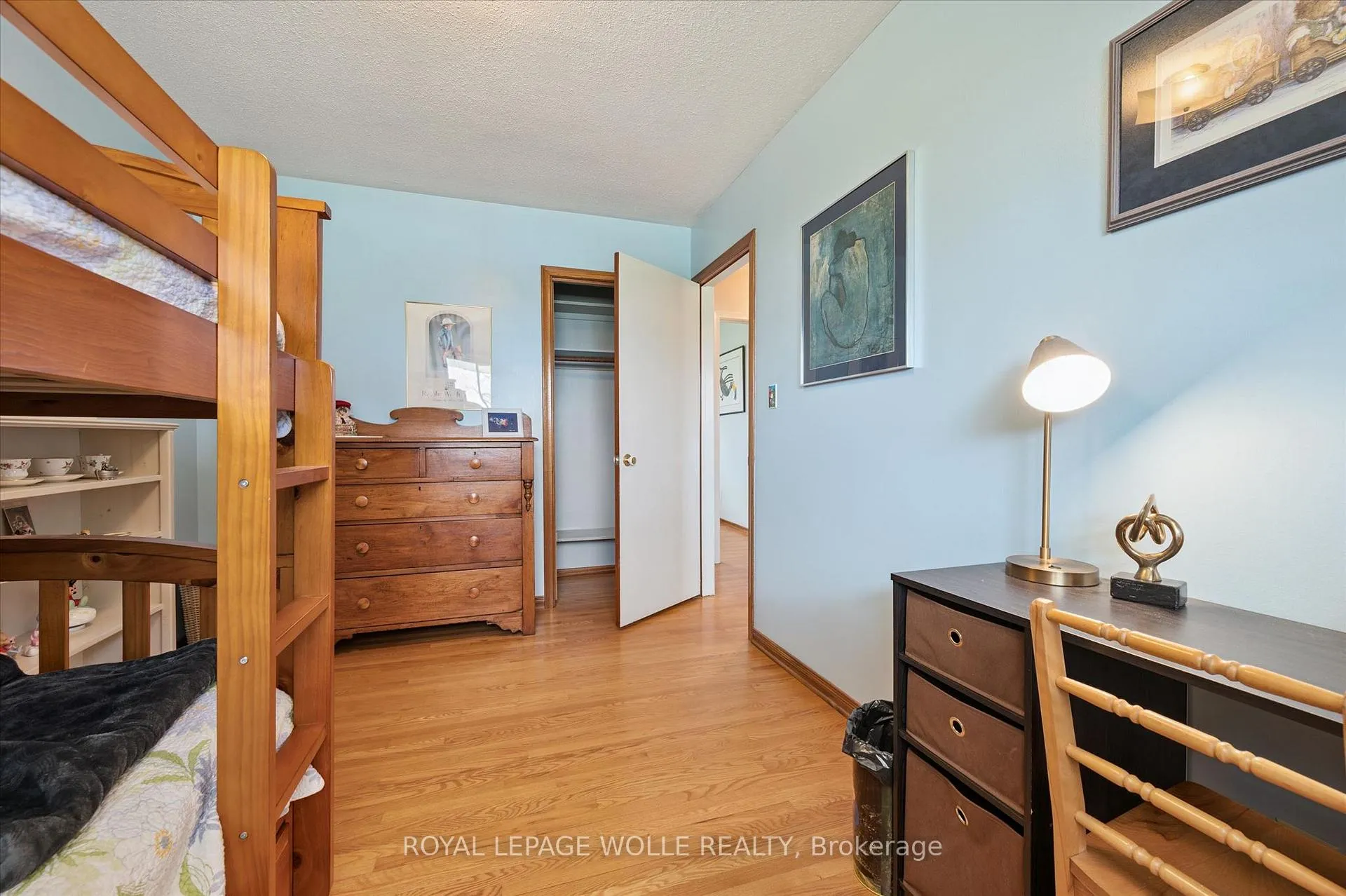 Photo 17 of 26 Parkhill Court, Kitchener — HOMEH