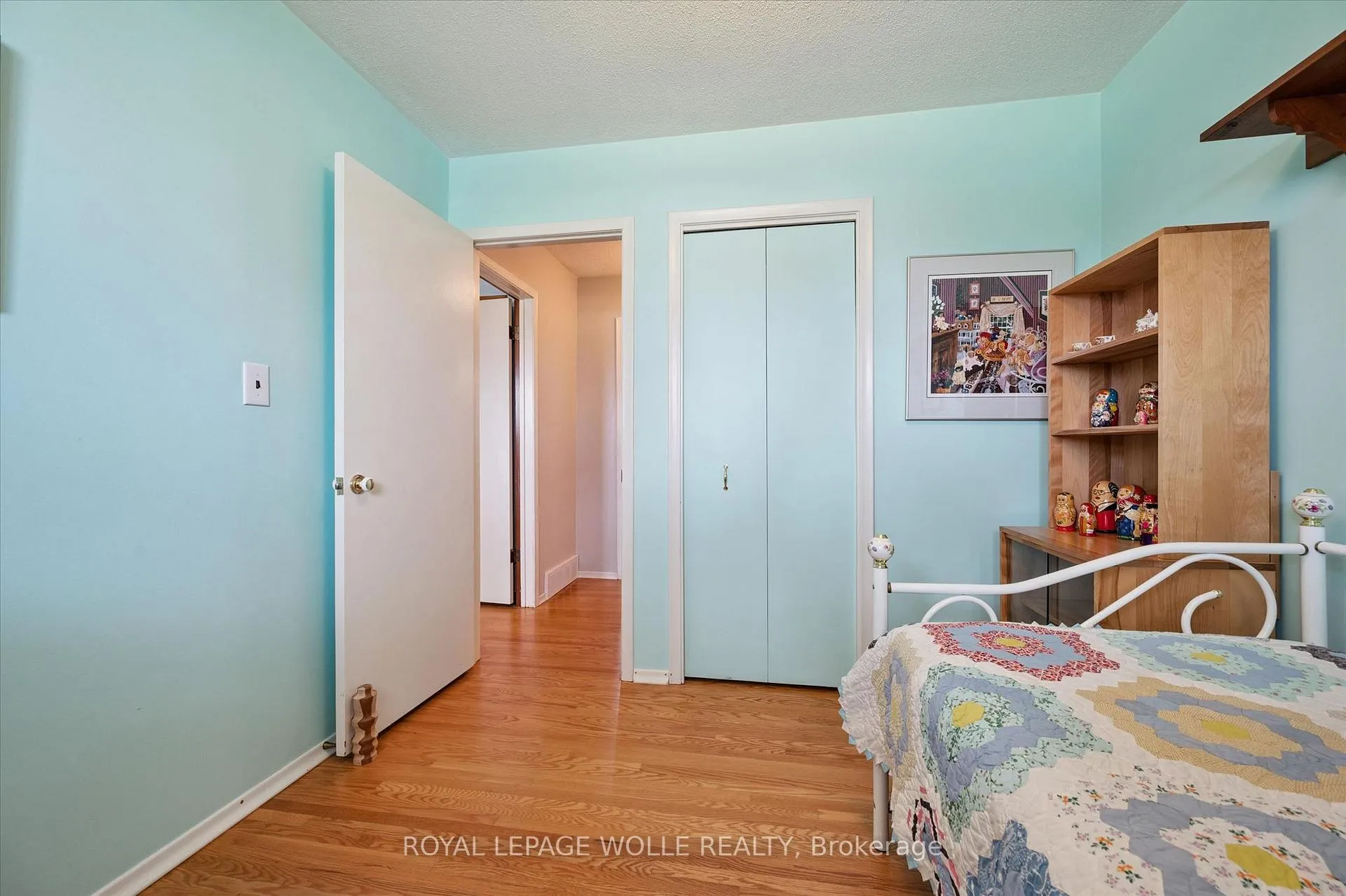 Photo 19 of 26 Parkhill Court, Kitchener — HOMEH
