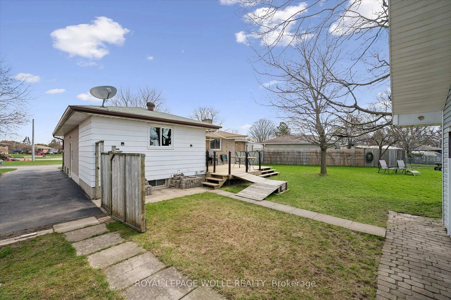 Photo 34 of 26 Parkhill Court, Kitchener — HOMEH