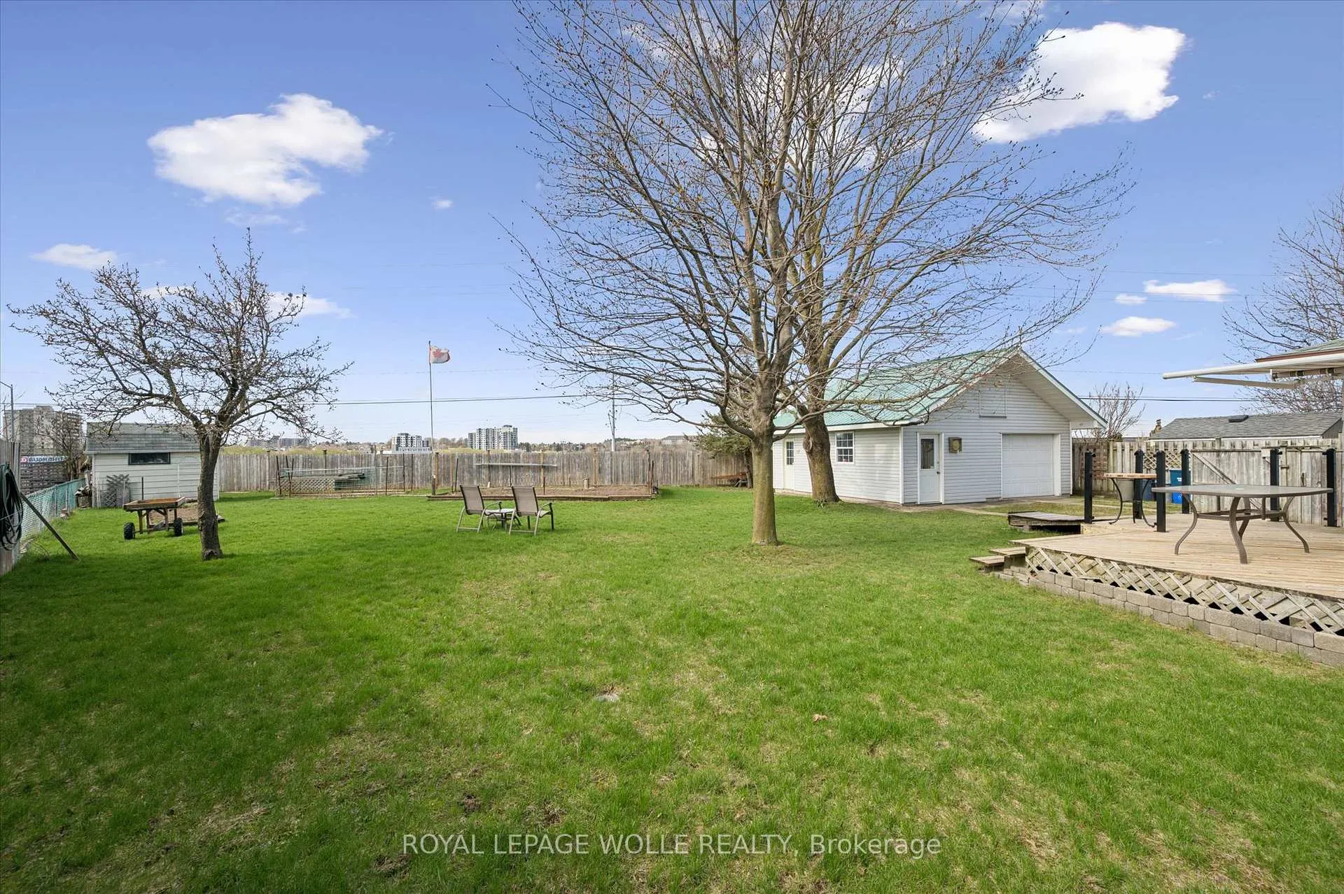 Photo 35 of 26 Parkhill Court, Kitchener — HOMEH