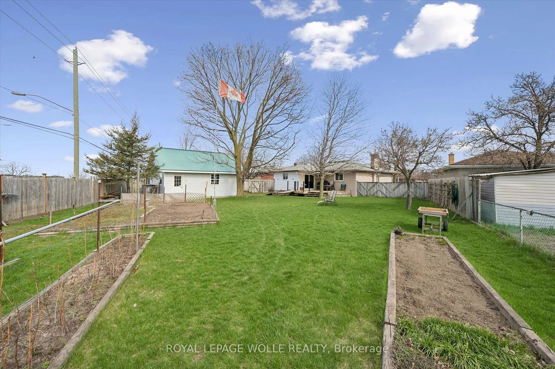 Photo 36 of 26 Parkhill Court, Kitchener — HOMEH