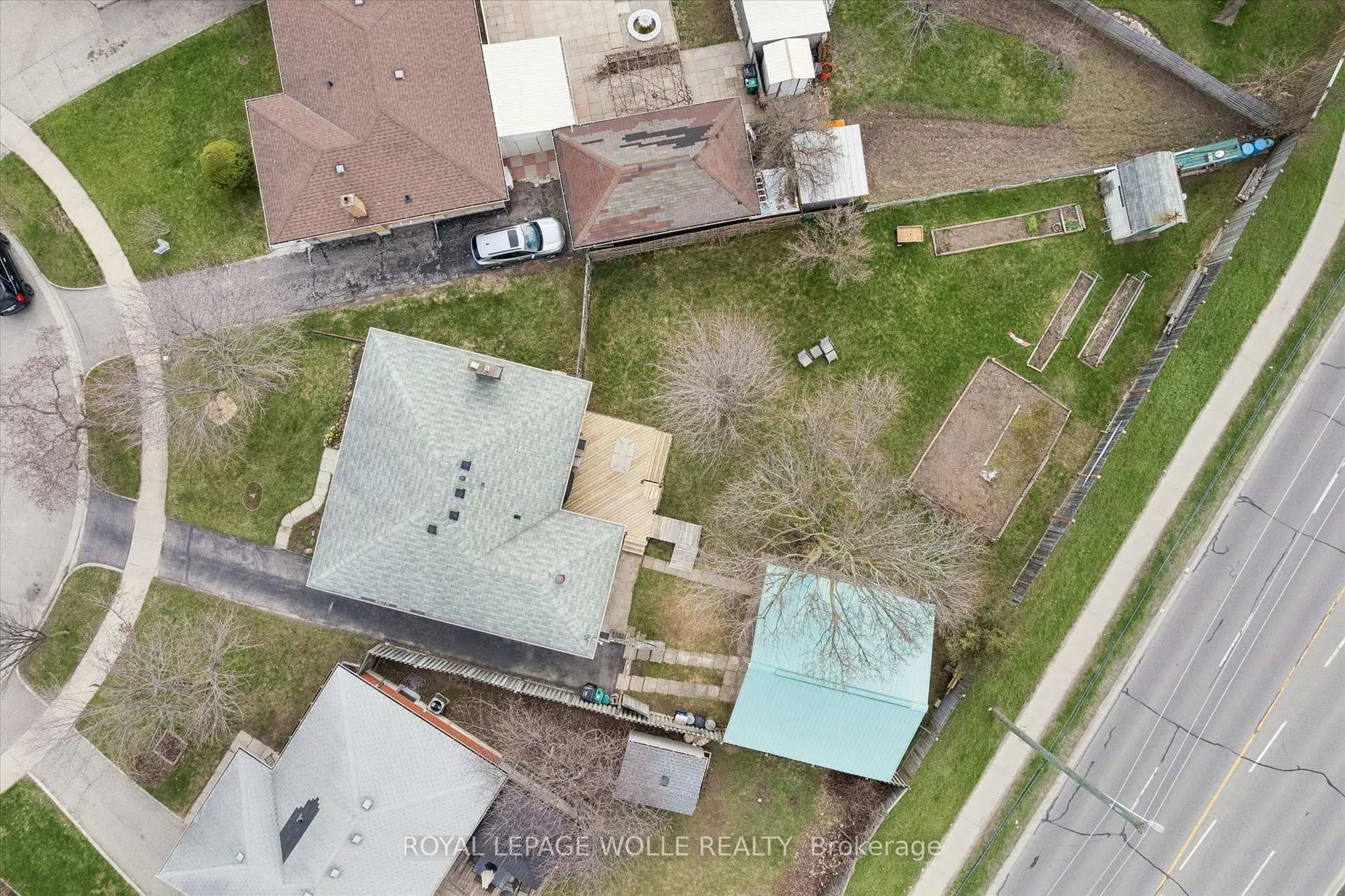 Photo 43 of 26 Parkhill Court, Kitchener — HOMEH