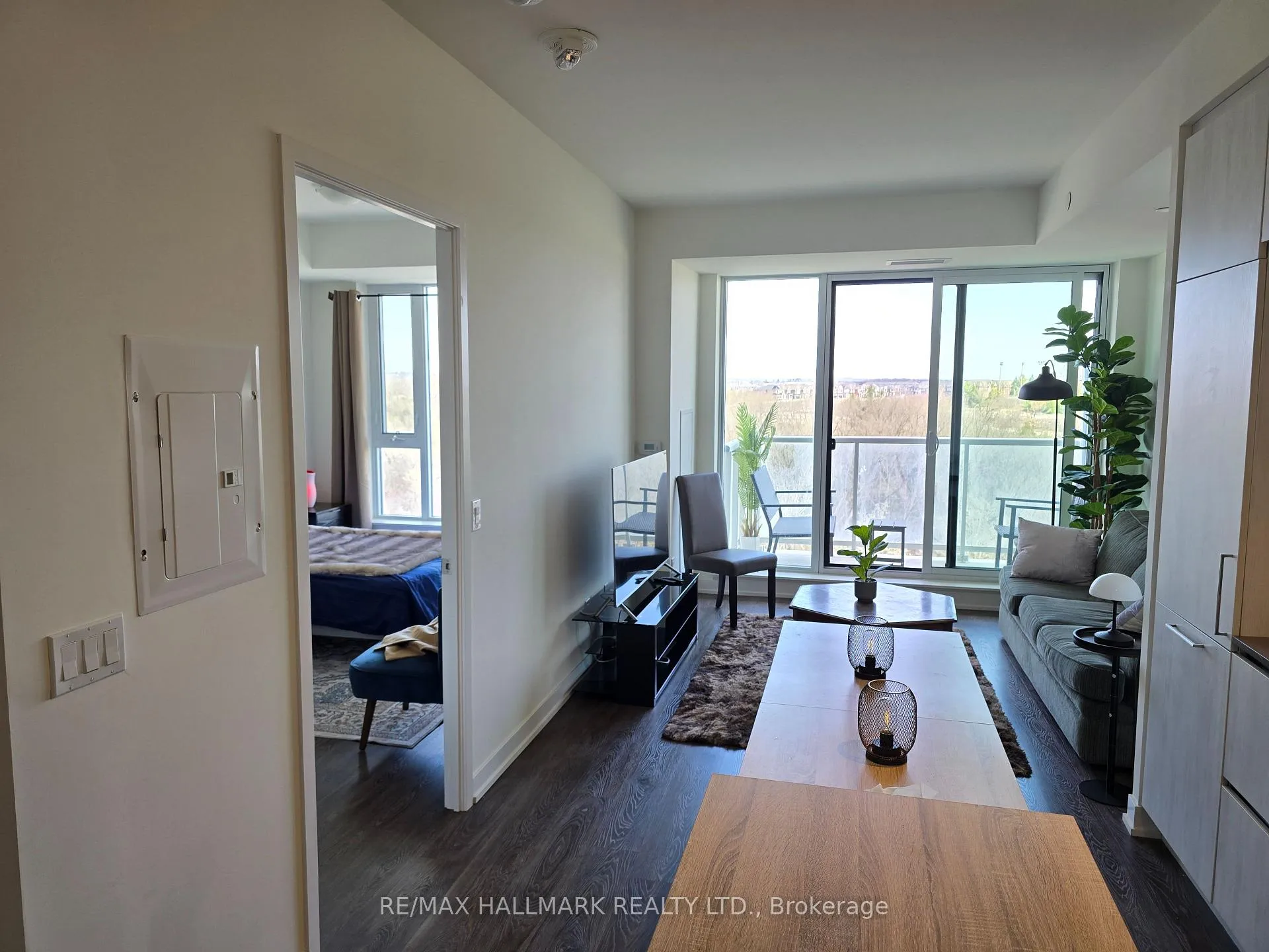 Photo 5 of Unit 707, 6 David Eyer Road, Richmond Hill, Rural Richmond Hill — HOMEH