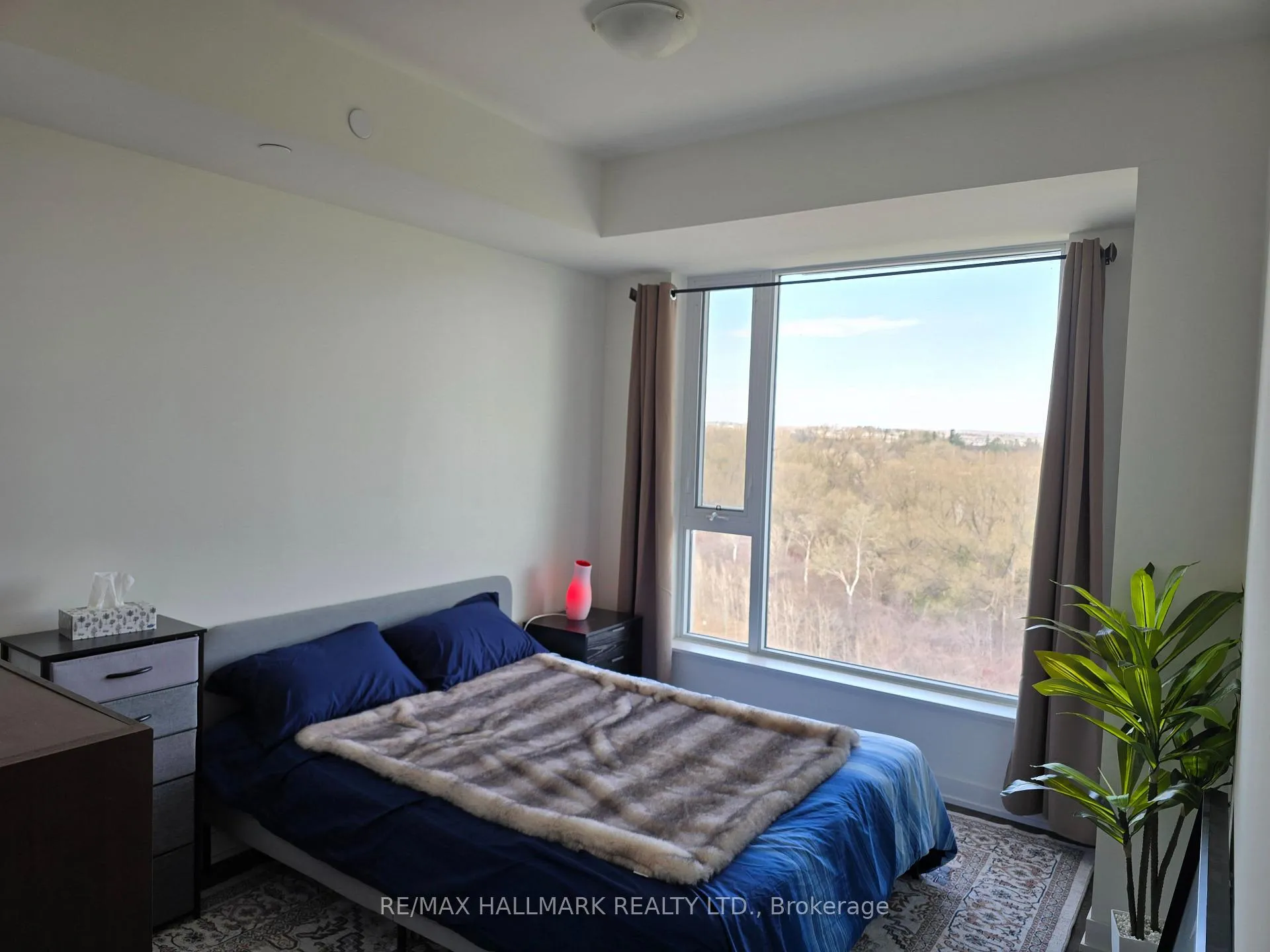 Photo 11 of Unit 707, 6 David Eyer Road, Richmond Hill, Rural Richmond Hill — HOMEH