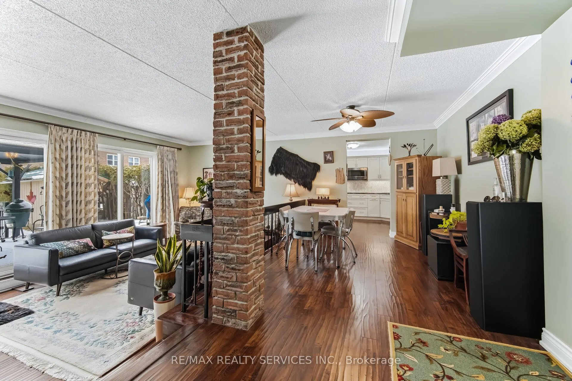 Photo 8 of Unit 105, 580 Mary Street E, Whitby, Downtown Whitby — HOMEH