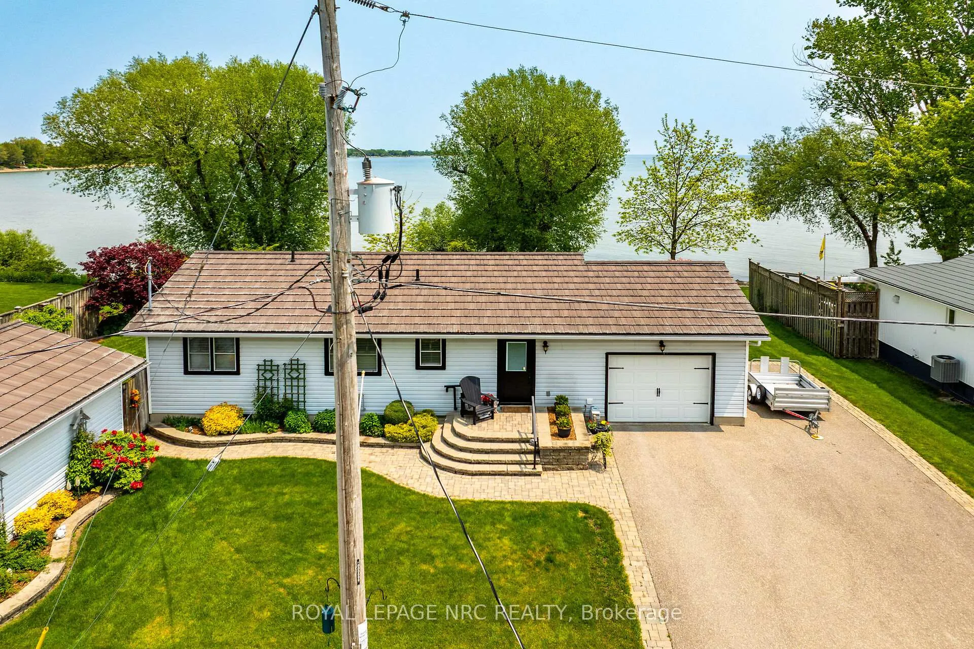Front of 92 Hoover Point Lane