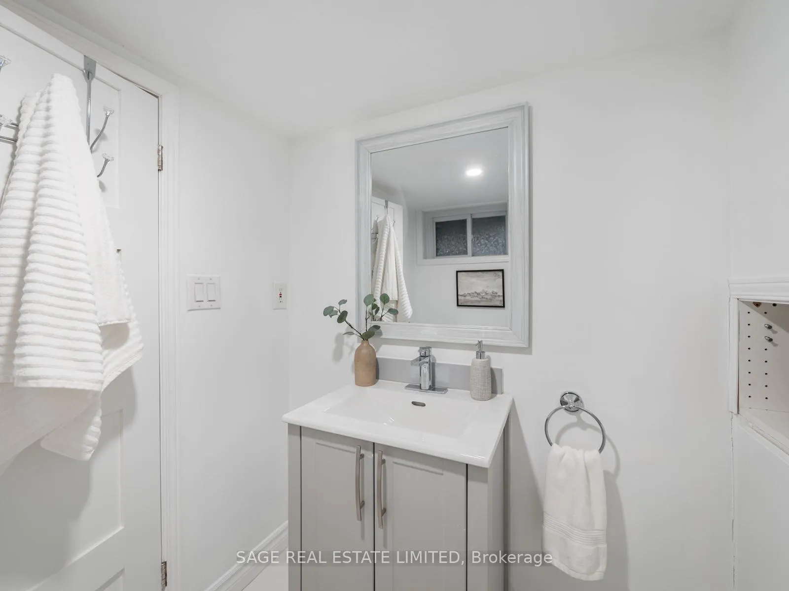 Photo 38 of 97 Bowmore Road E, Toronto, Woodbine Corridor — HOMEH