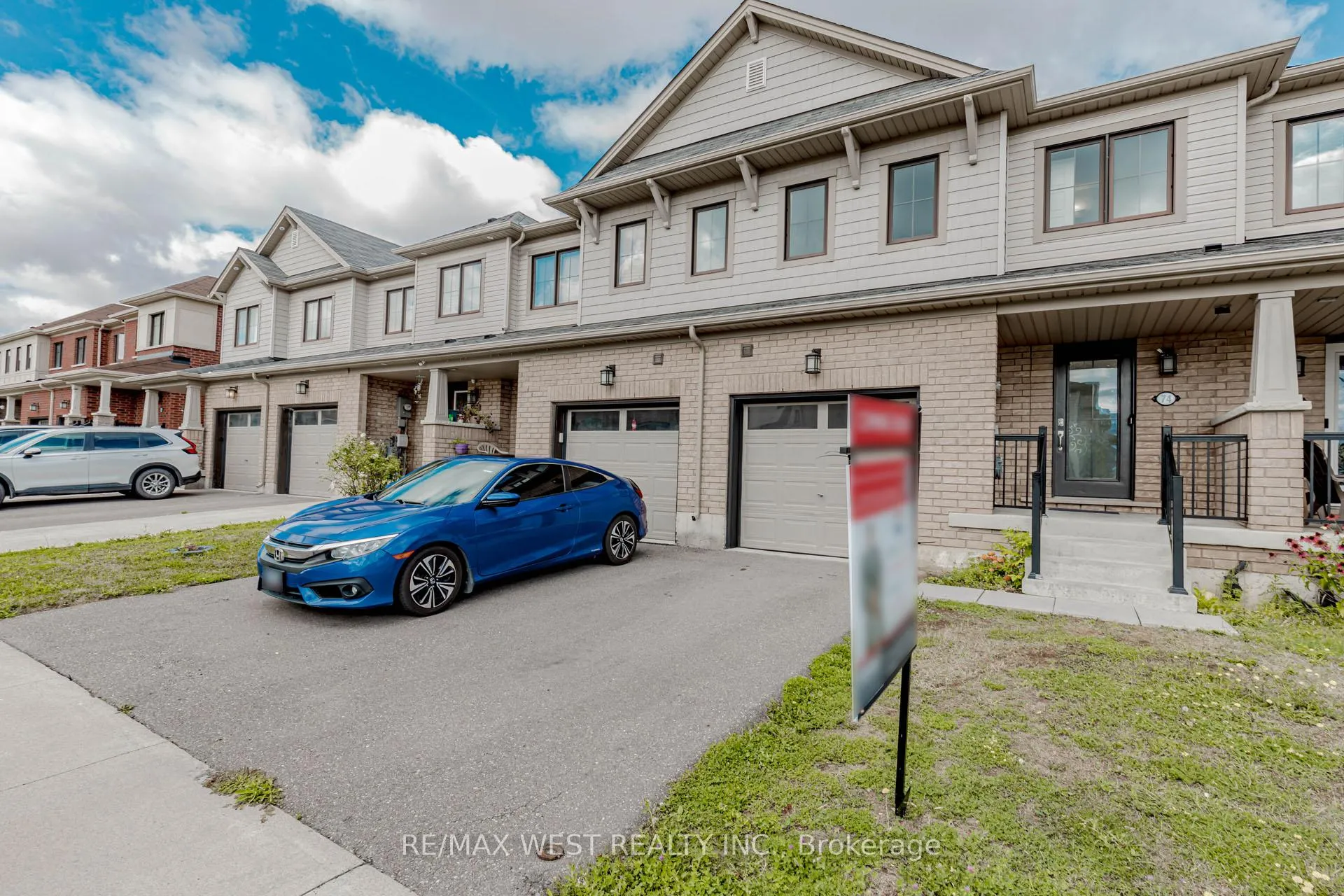 Photo 1 of 74 Pagebrook Crescent, Hamilton, Stoney Creek Mountain — HOMEH