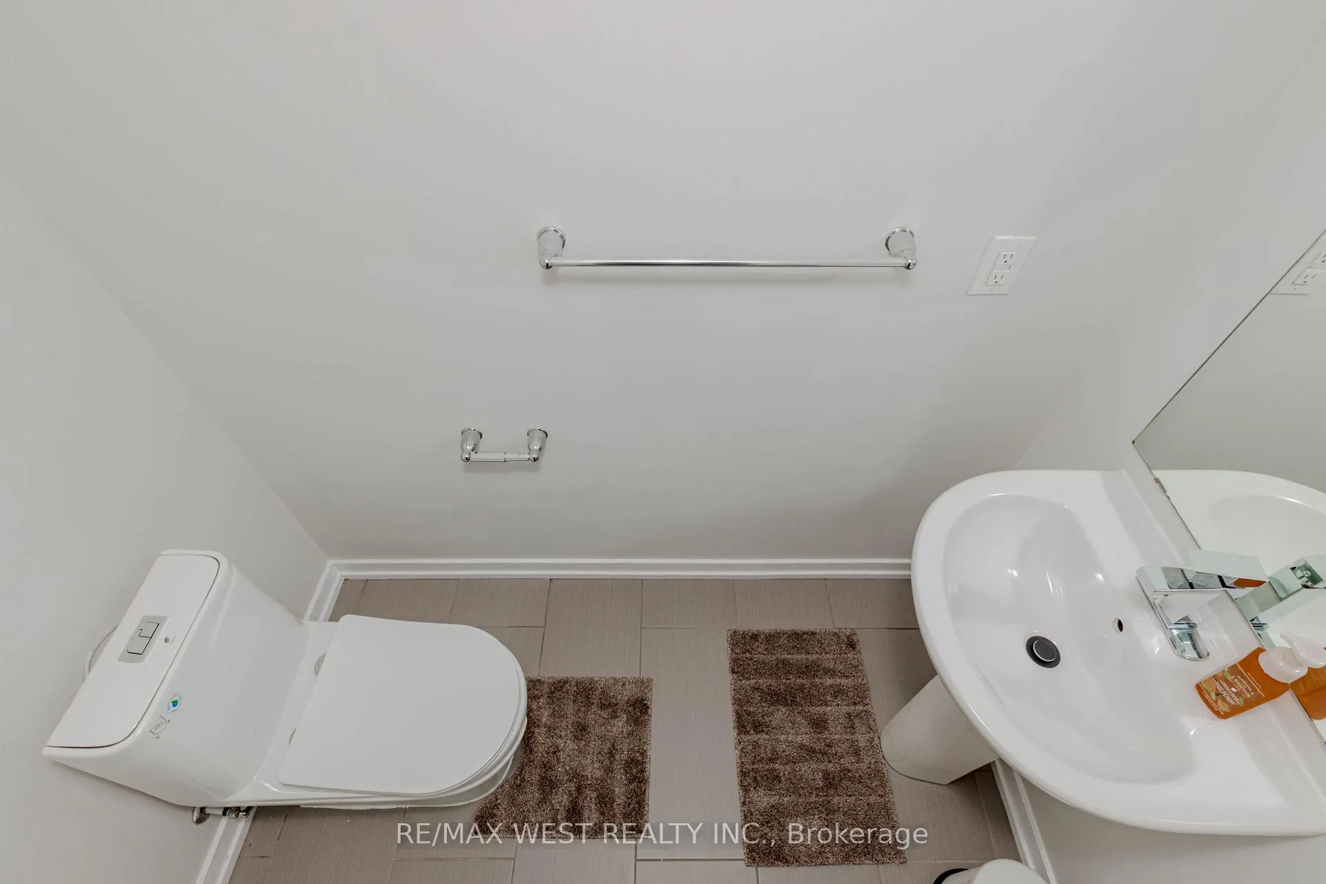 Photo 12 of 74 Pagebrook Crescent, Hamilton, Stoney Creek Mountain — HOMEH