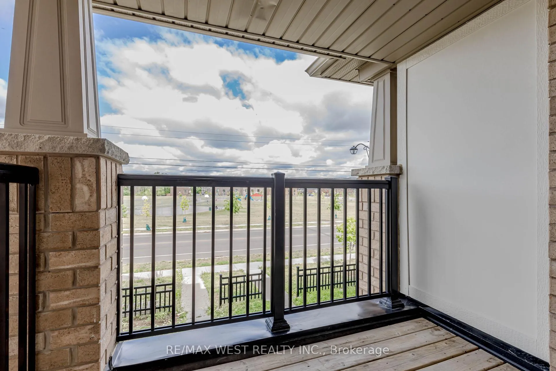 Photo 13 of 74 Pagebrook Crescent, Hamilton, Stoney Creek Mountain — HOMEH