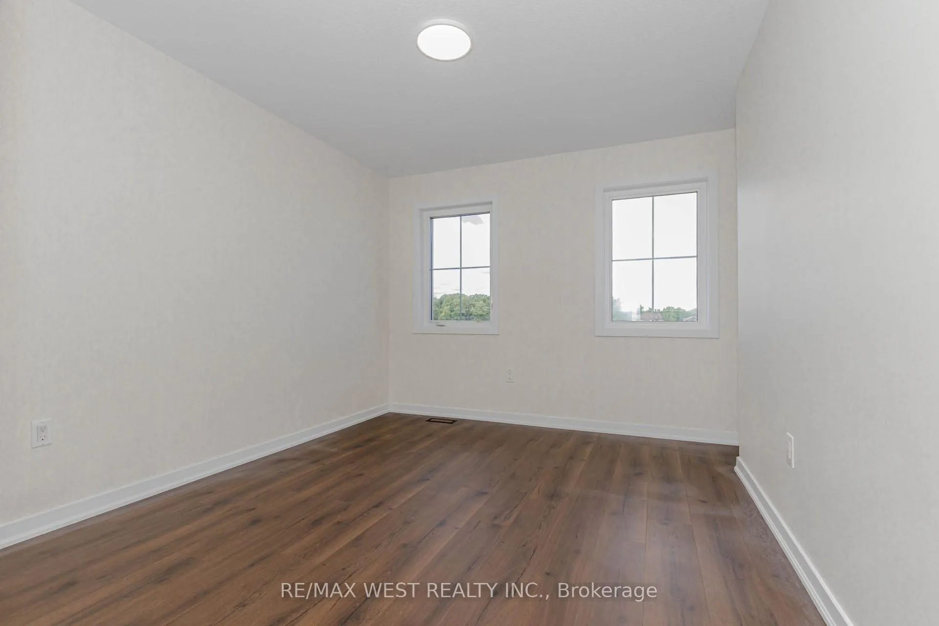 Photo 22 of 74 Pagebrook Crescent, Hamilton, Stoney Creek Mountain — HOMEH