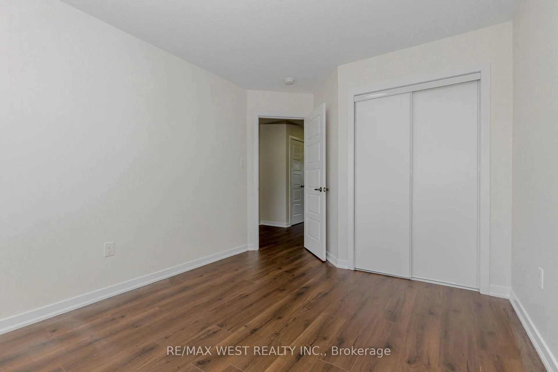 Photo 23 of 74 Pagebrook Crescent, Hamilton, Stoney Creek Mountain — HOMEH