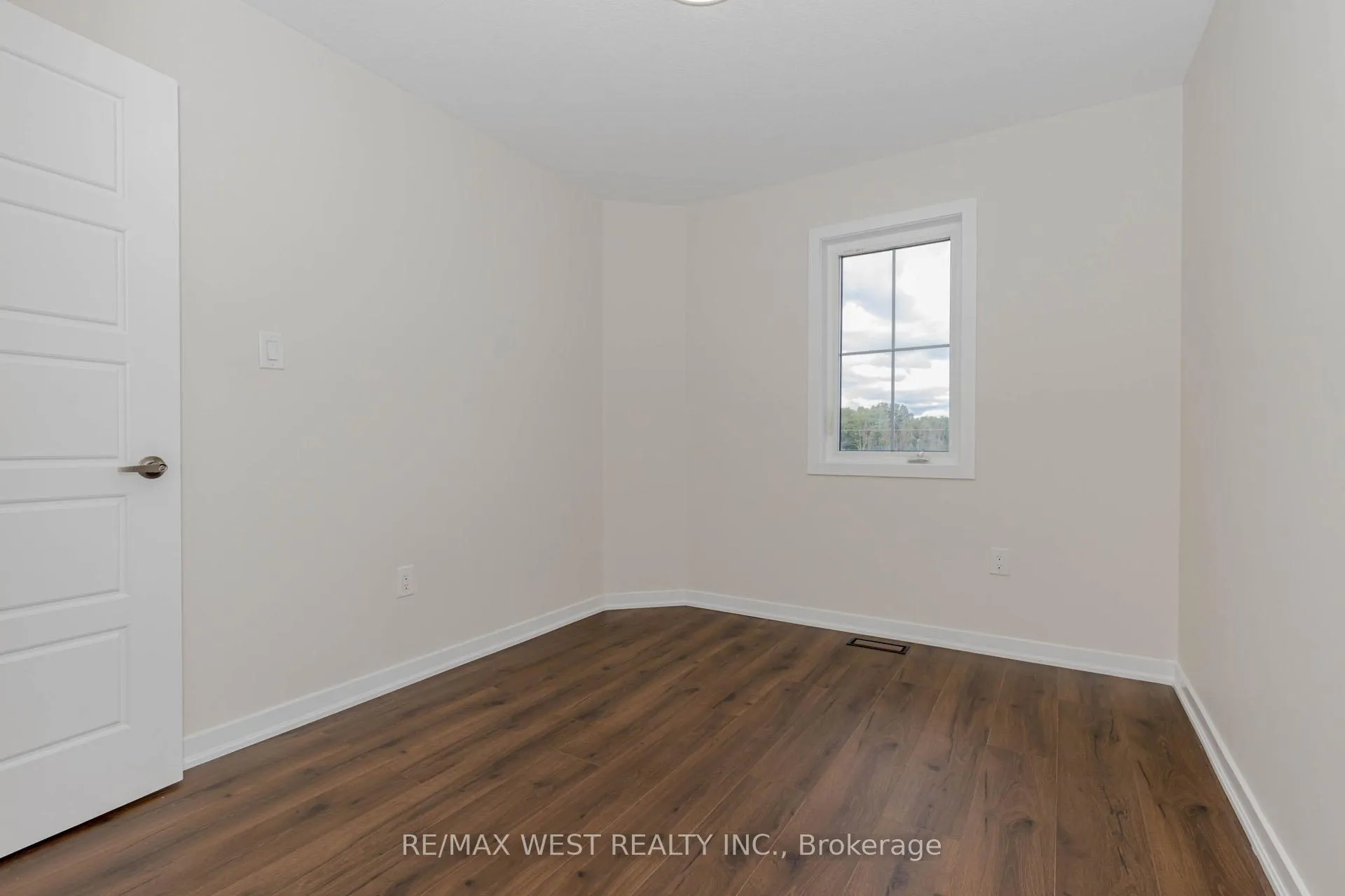 Photo 25 of 74 Pagebrook Crescent, Hamilton, Stoney Creek Mountain — HOMEH