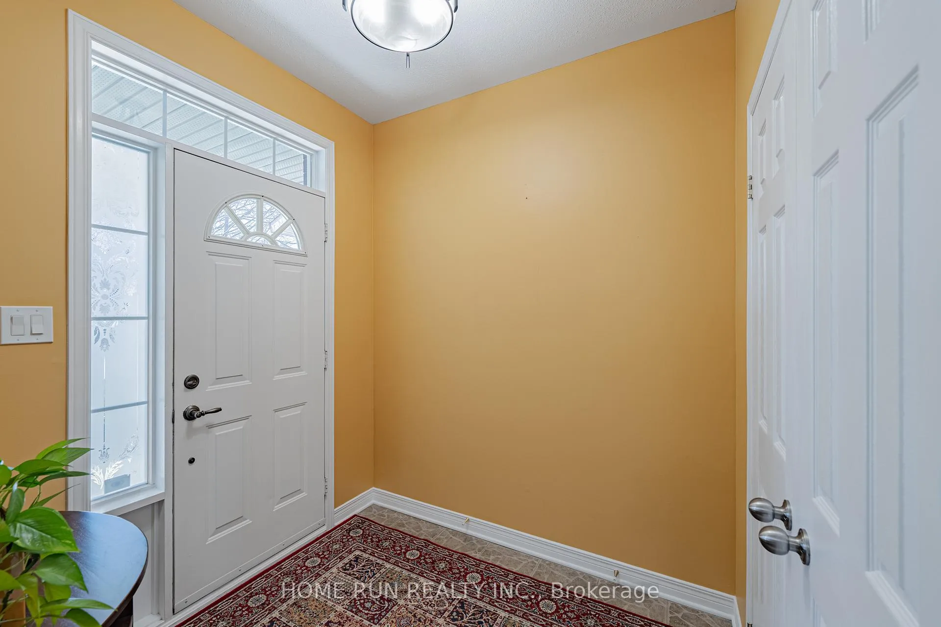 Photo 3 of 5 Thunderbird Crescent, Ottawa, Kanata - Bridlewood — HOMEH