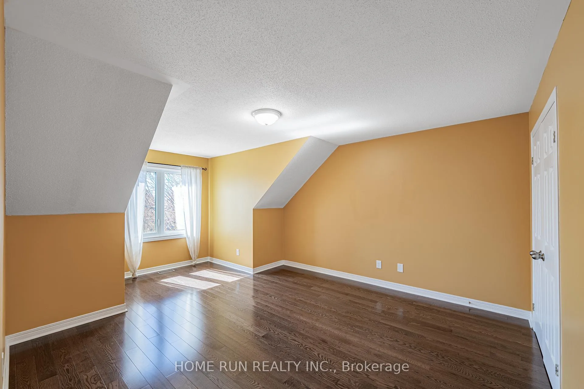 Photo 28 of 5 Thunderbird Crescent, Ottawa, Kanata - Bridlewood — HOMEH