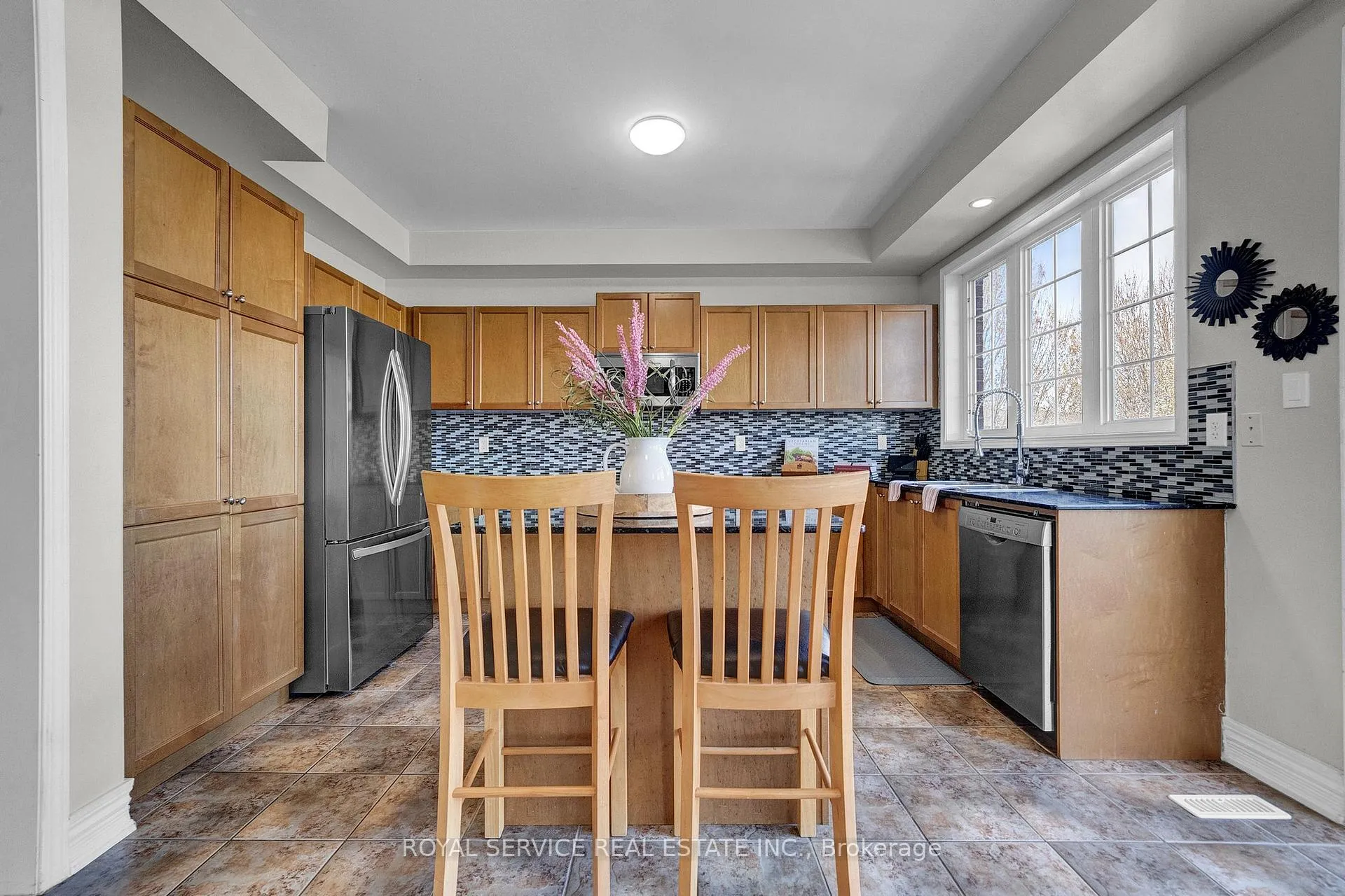 Photo 12 of 35 Alldread Crescent, Clarington, Newcastle — HOMEH