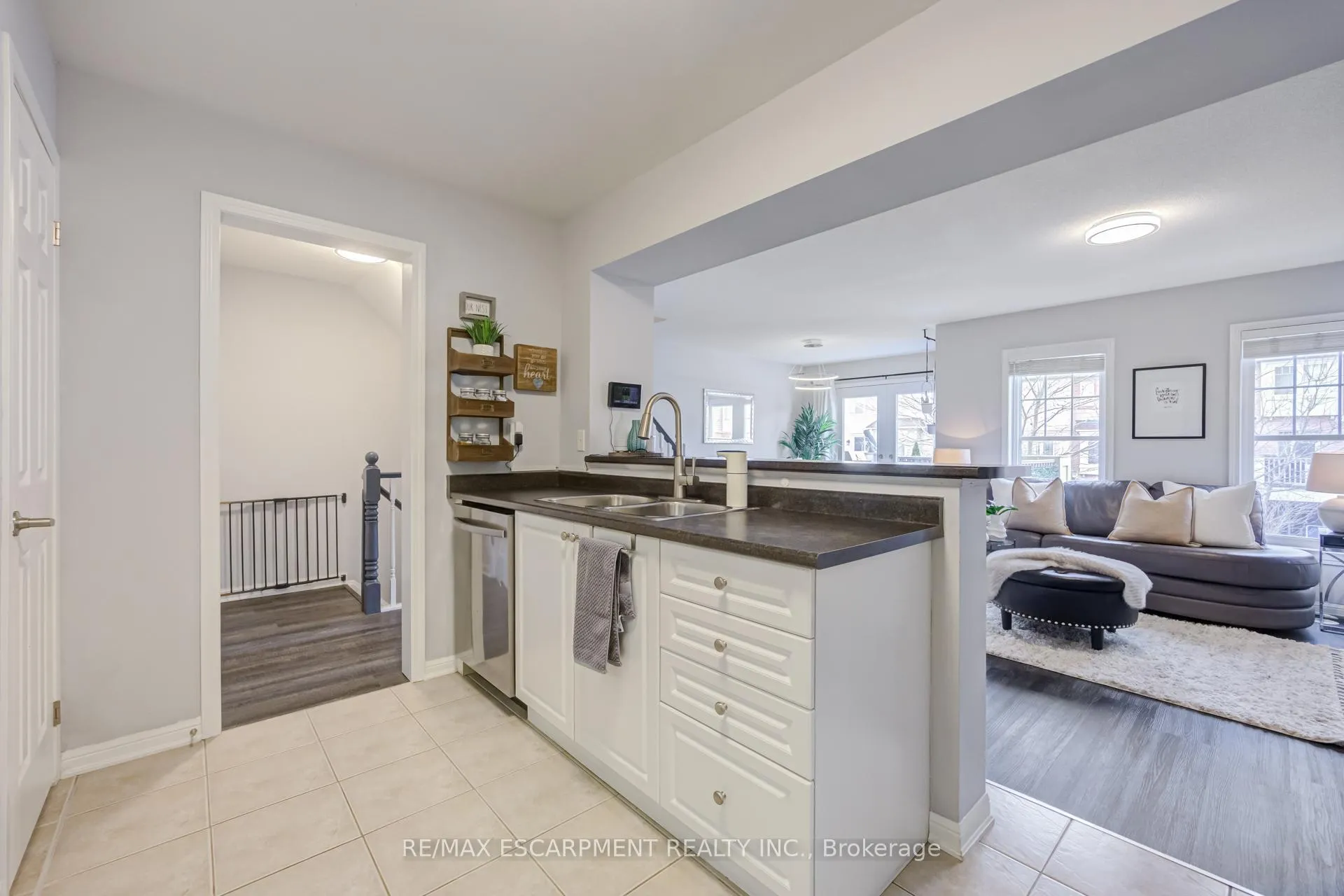 Photo 5 of 766 Challinor Terrace, Milton, Harrison — HOMEH