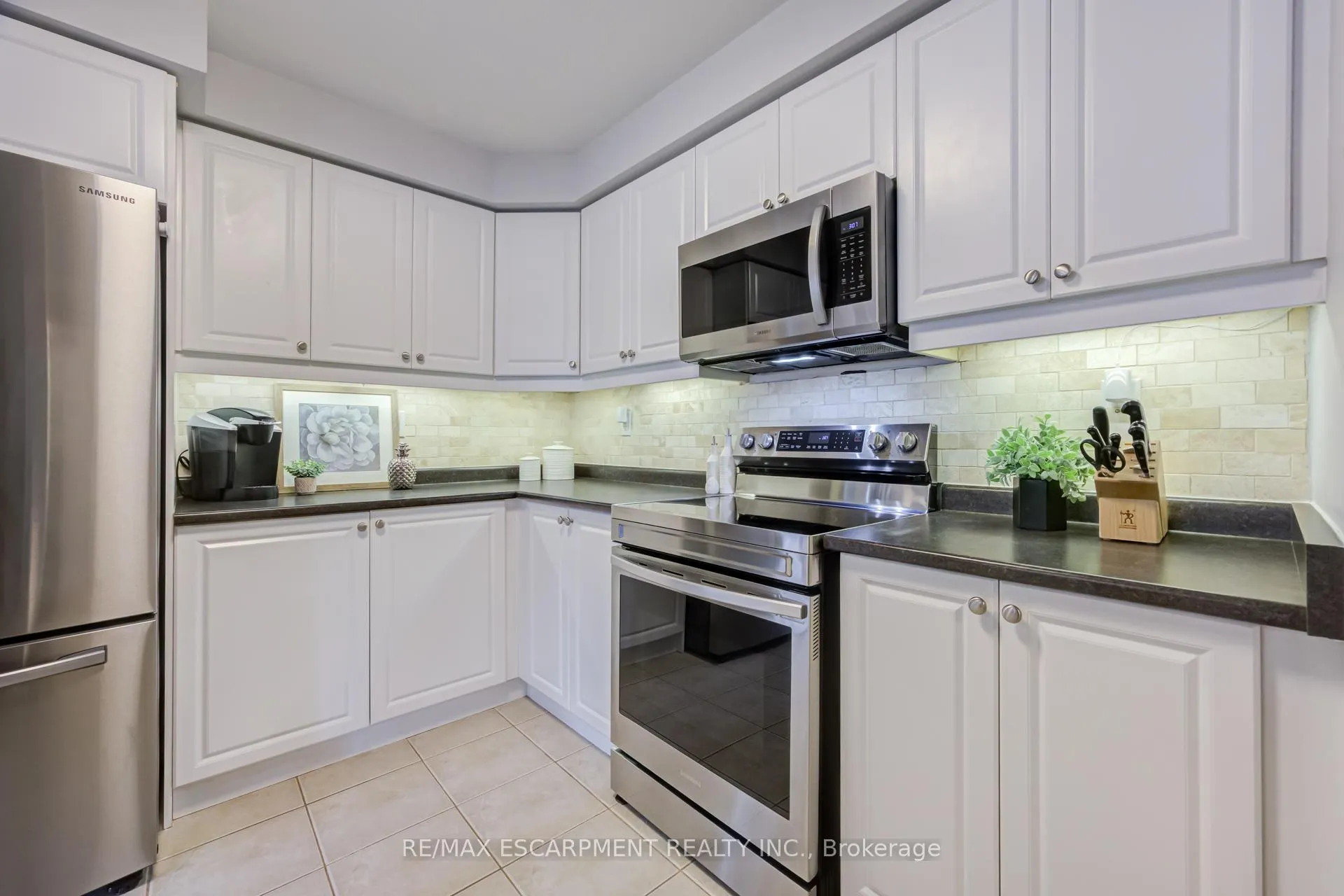 Photo 6 of 766 Challinor Terrace, Milton, Harrison — HOMEH