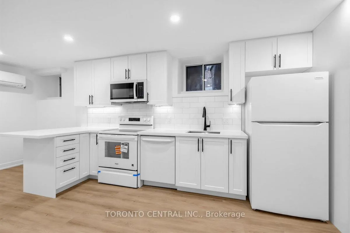 Photo 7 of Unit Basement, 171 Parkside Drive, Toronto, High Park-Swansea — HOMEH