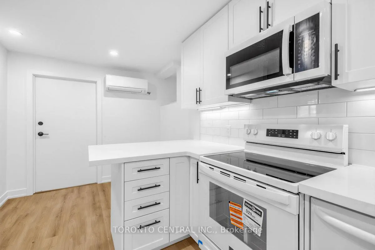 Photo 8 of Unit Basement, 171 Parkside Drive, Toronto, High Park-Swansea — HOMEH