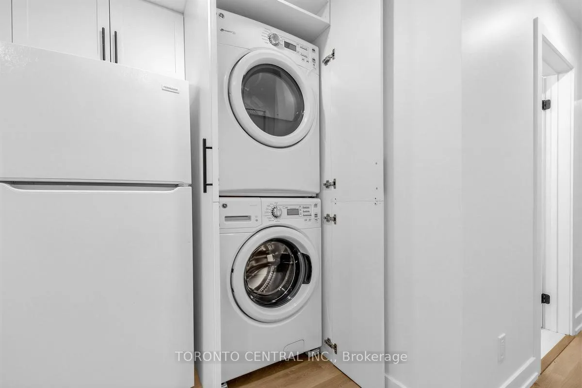 Photo 17 of Unit Basement, 171 Parkside Drive, Toronto, High Park-Swansea — HOMEH
