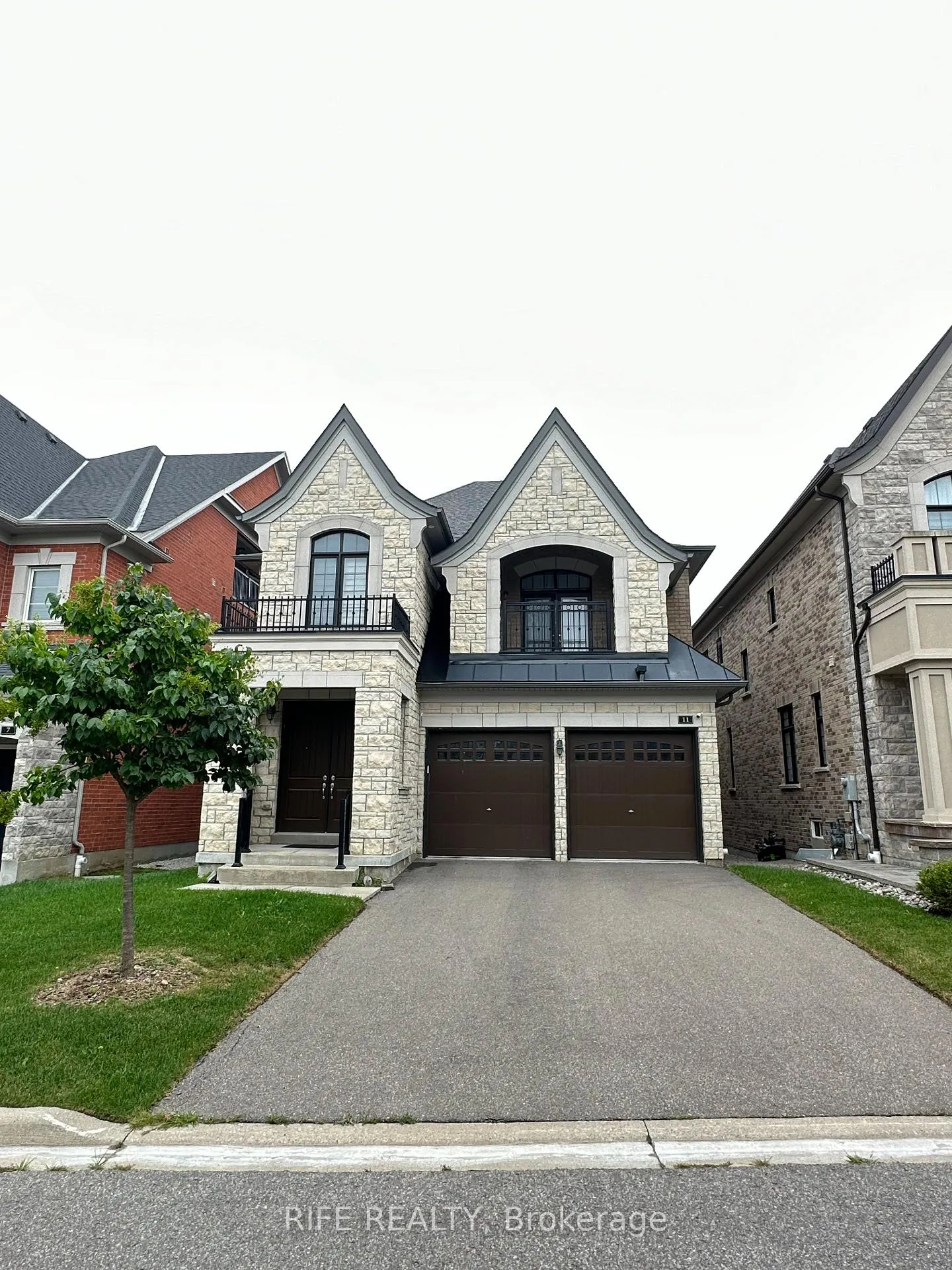 Photo 1 of 11 Yates Avenue, Vaughan, Patterson — HOMEH