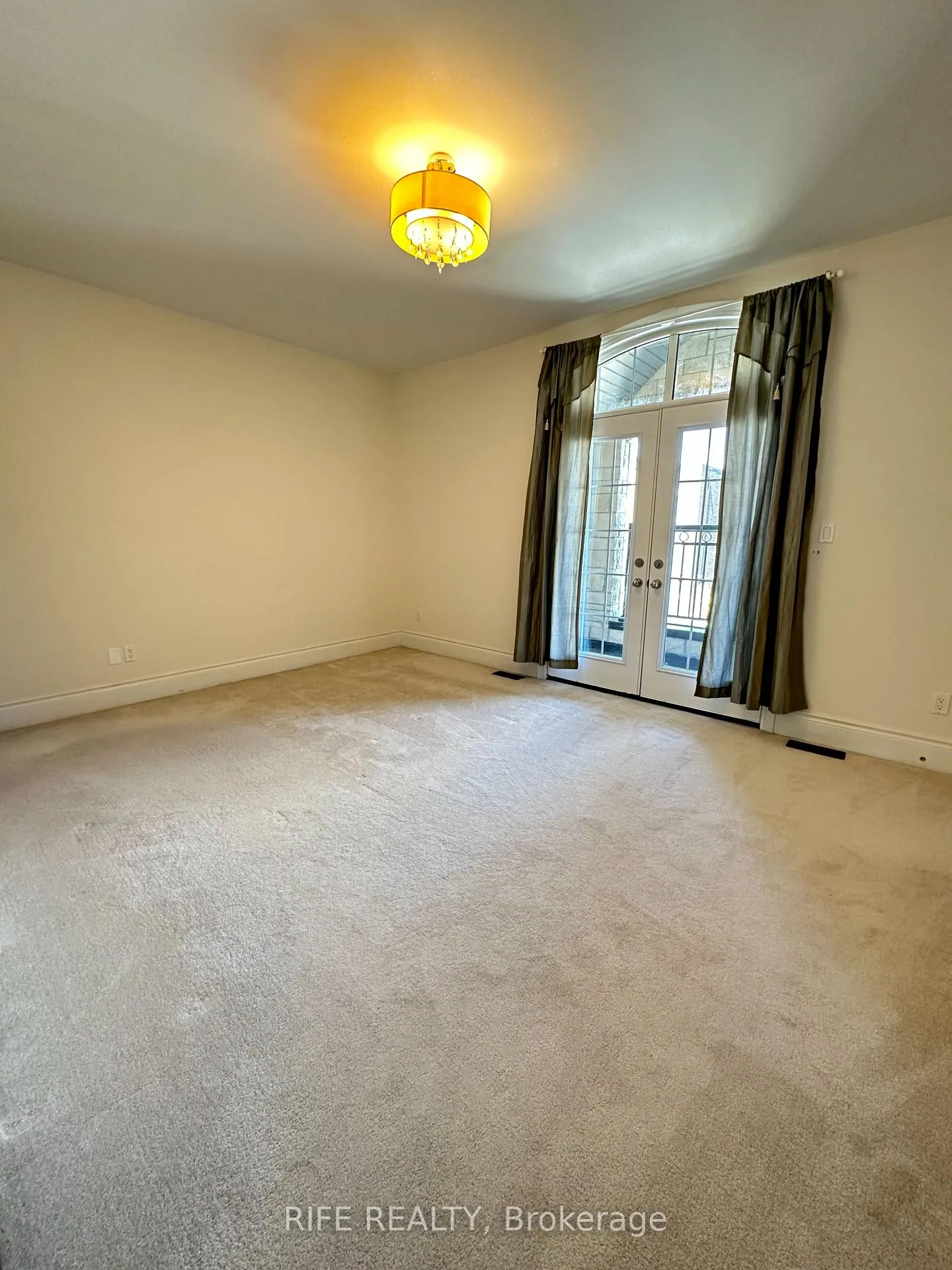 Photo 7 of 11 Yates Avenue, Vaughan, Patterson — HOMEH