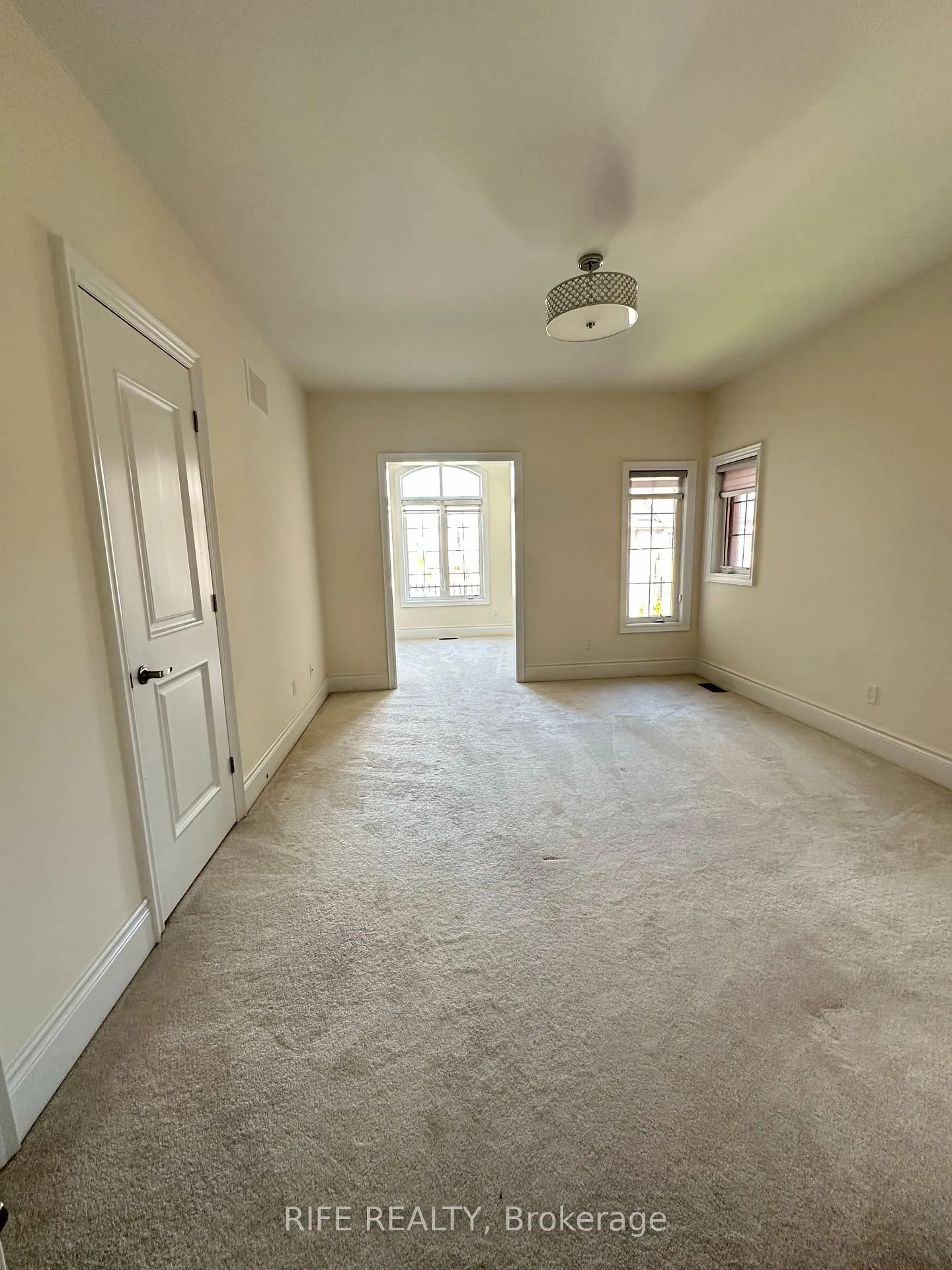 Photo 8 of 11 Yates Avenue, Vaughan, Patterson — HOMEH