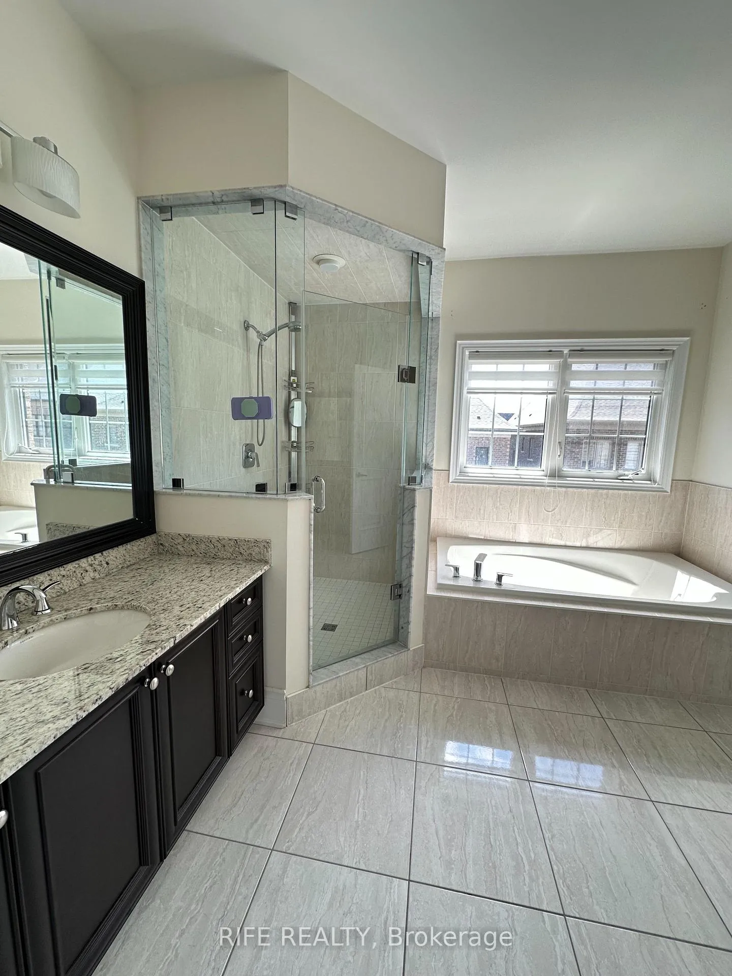 Photo 10 of 11 Yates Avenue, Vaughan, Patterson — HOMEH