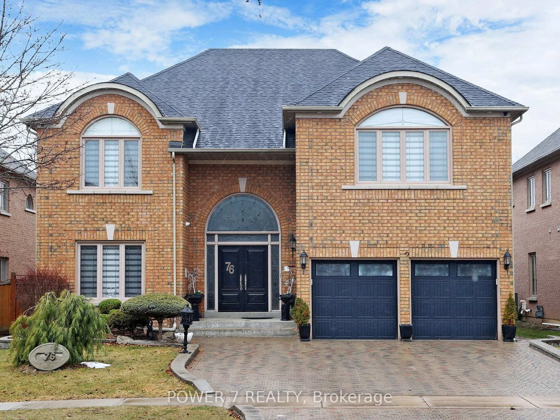 Front of 76 Silver Rose Crescent
