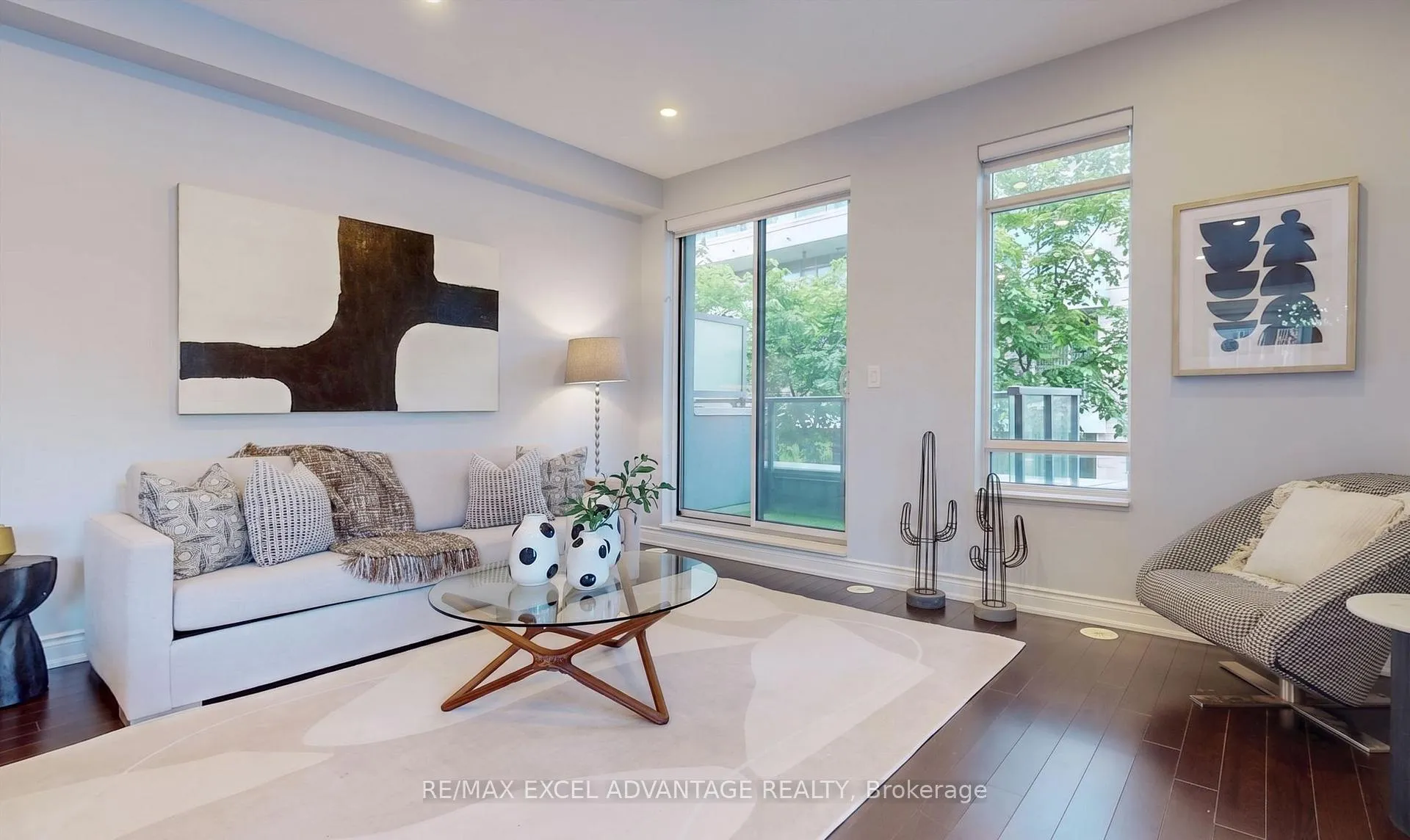 Photo 5 of 301 South Park Road, Markham, Commerce Valley — HOMEH
